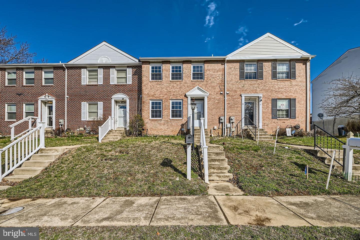 SEVEN COURTS - Residential Lease