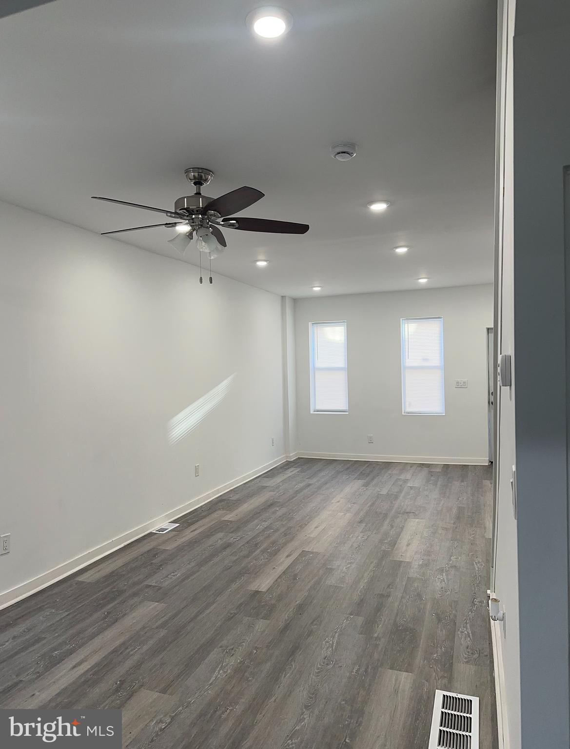 PORT RICHMOND - Residential