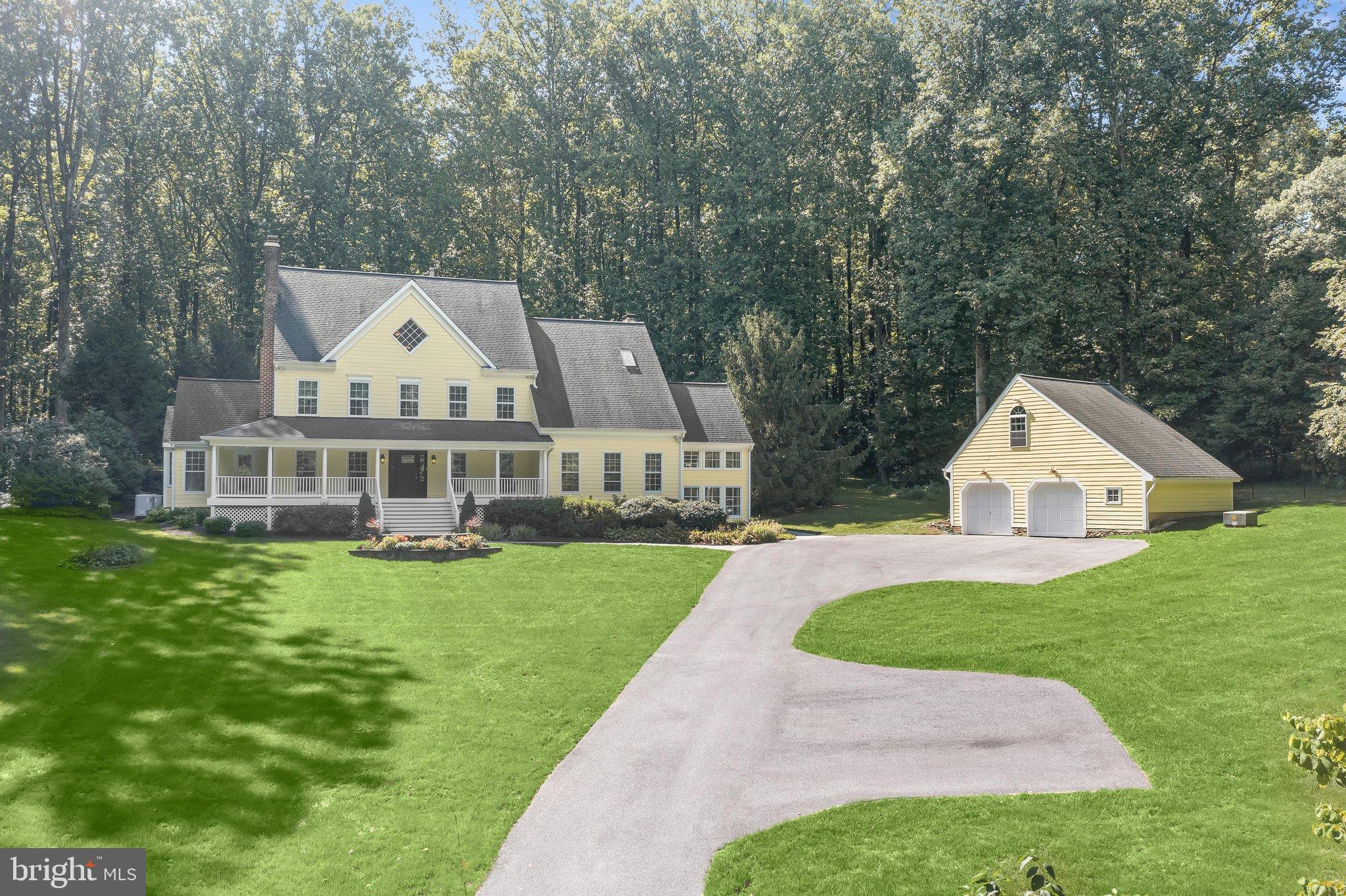 13767 LAKESIDE DRIVE