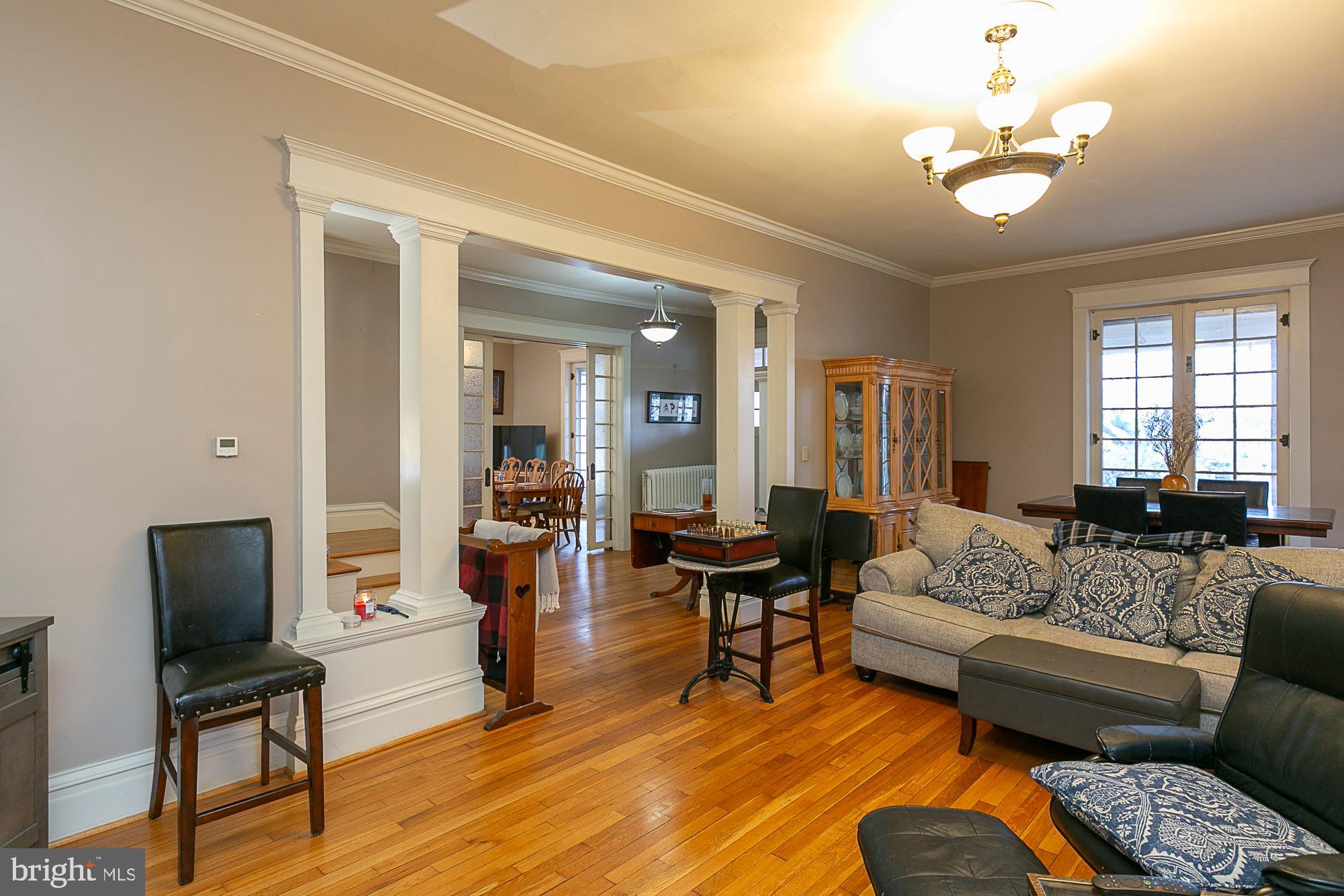 825 WINCHESTER AVENUE