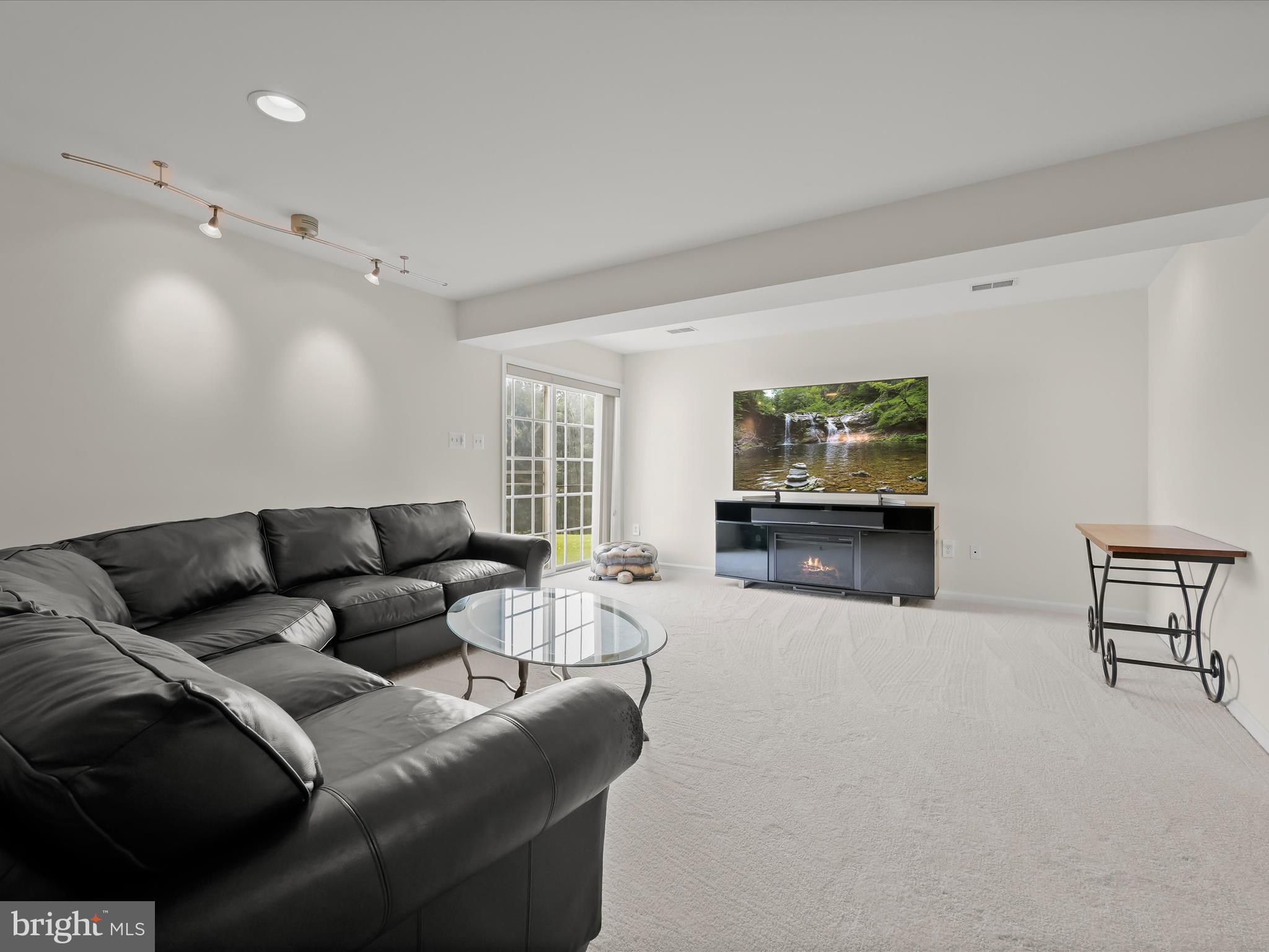 MCCANN ESTATES - Residential