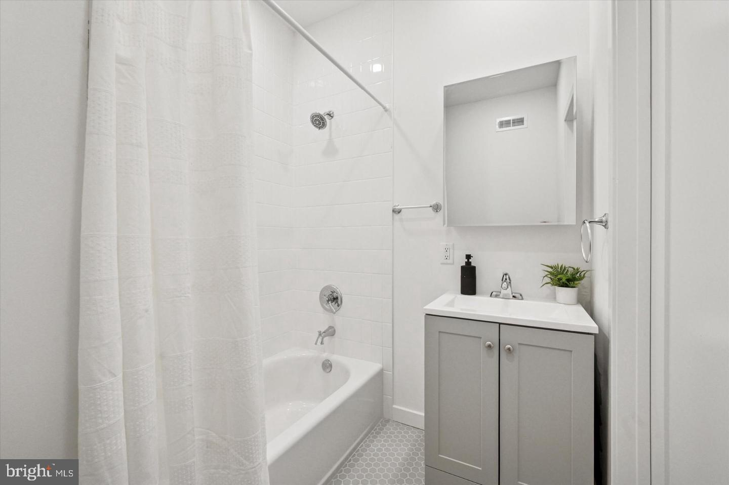 GRAYS FERRY - Residential