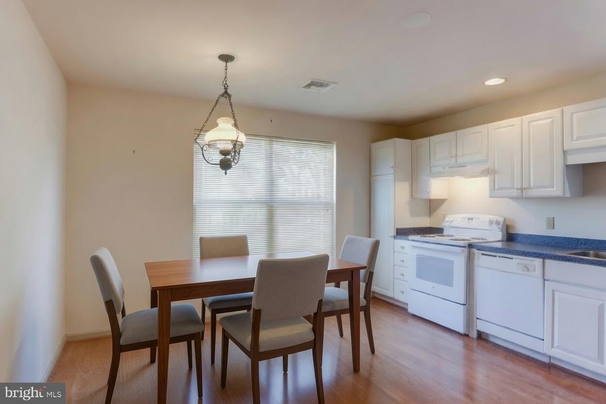 5225 COBBLESTONE DRIVE