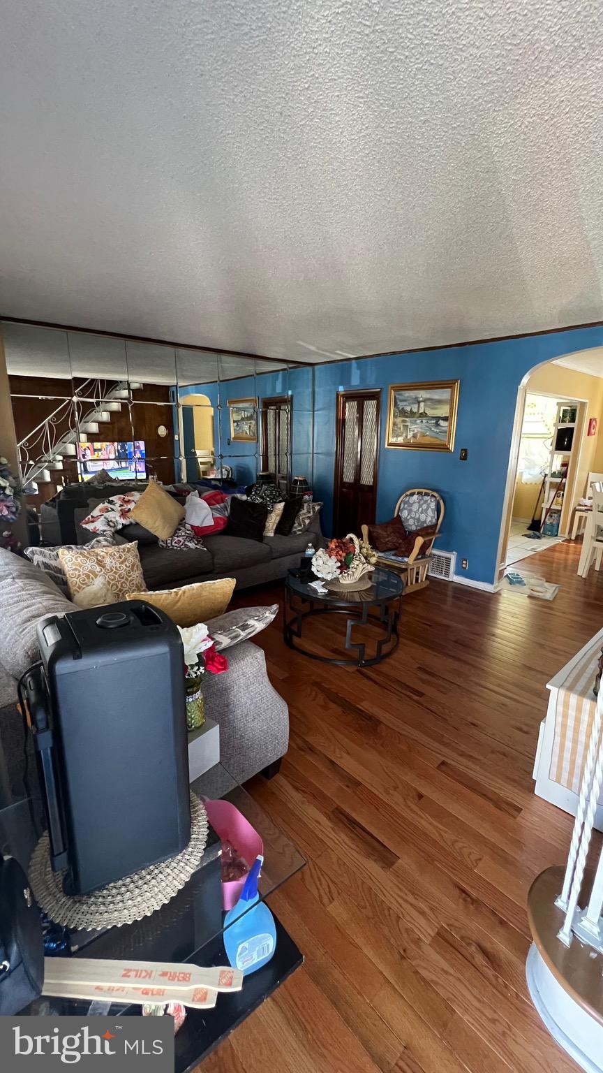 4229 BENNINGTON STREET