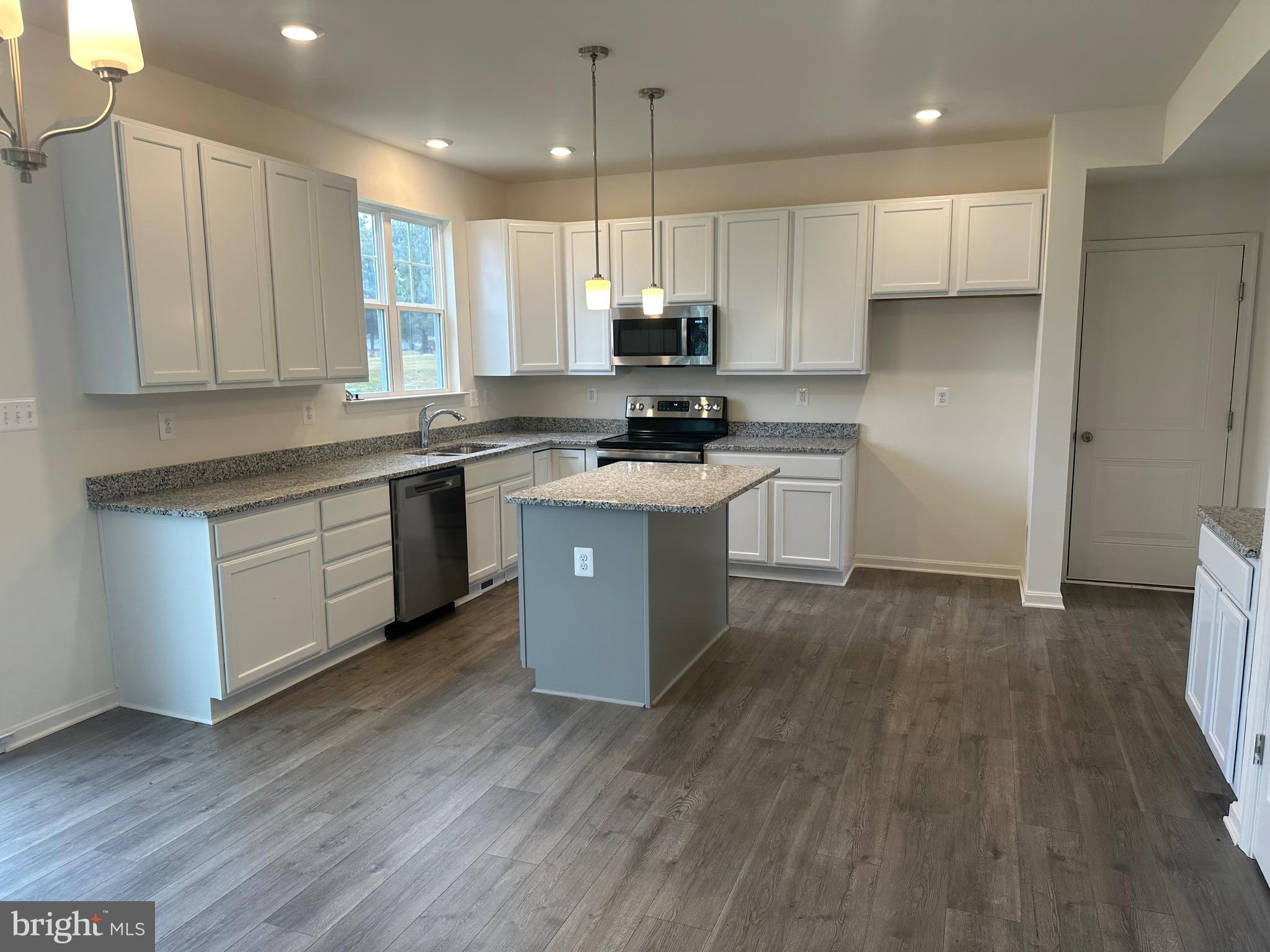 LEXINGTON ESTATES - Residential