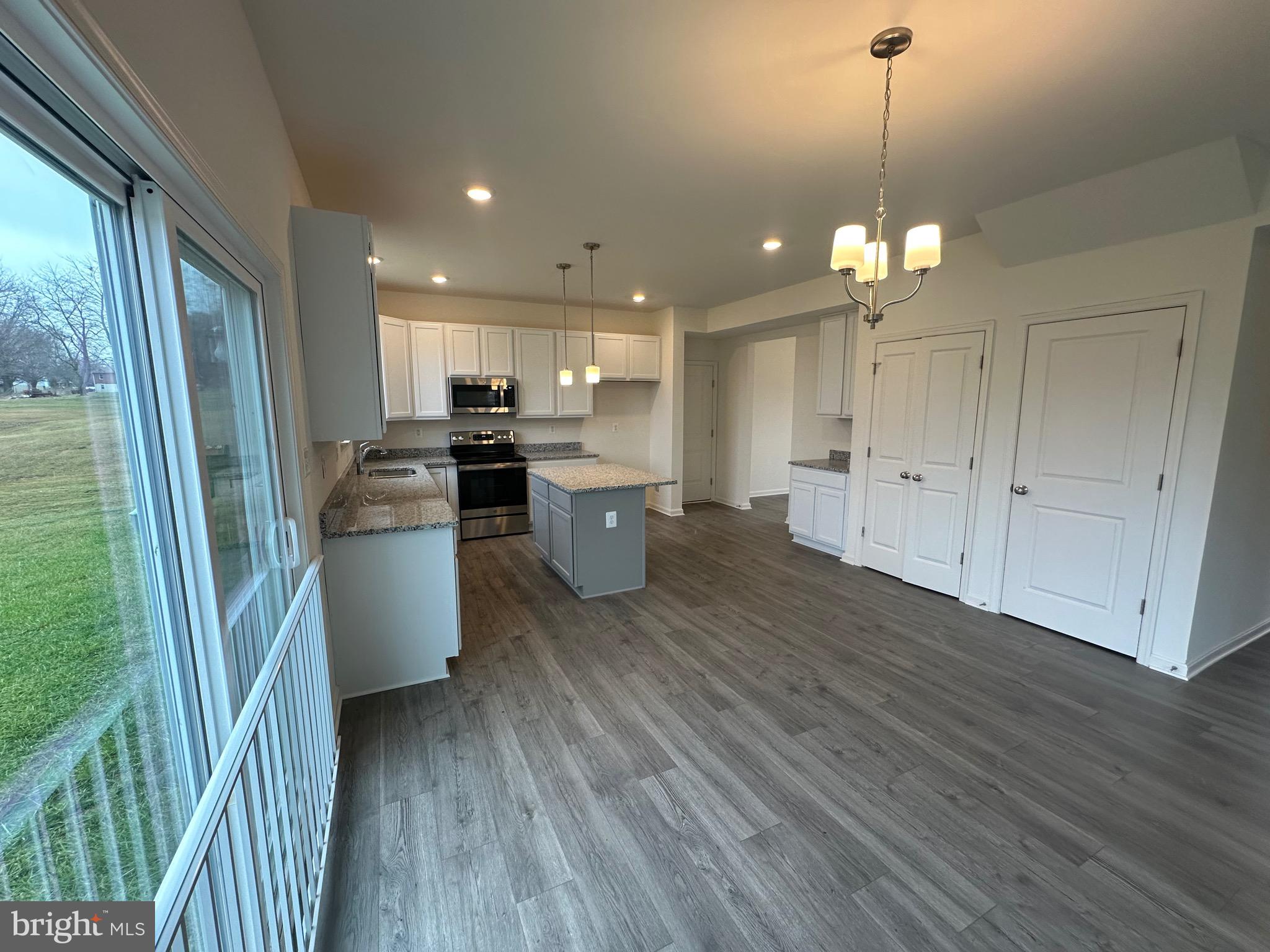 LEXINGTON ESTATES - Residential