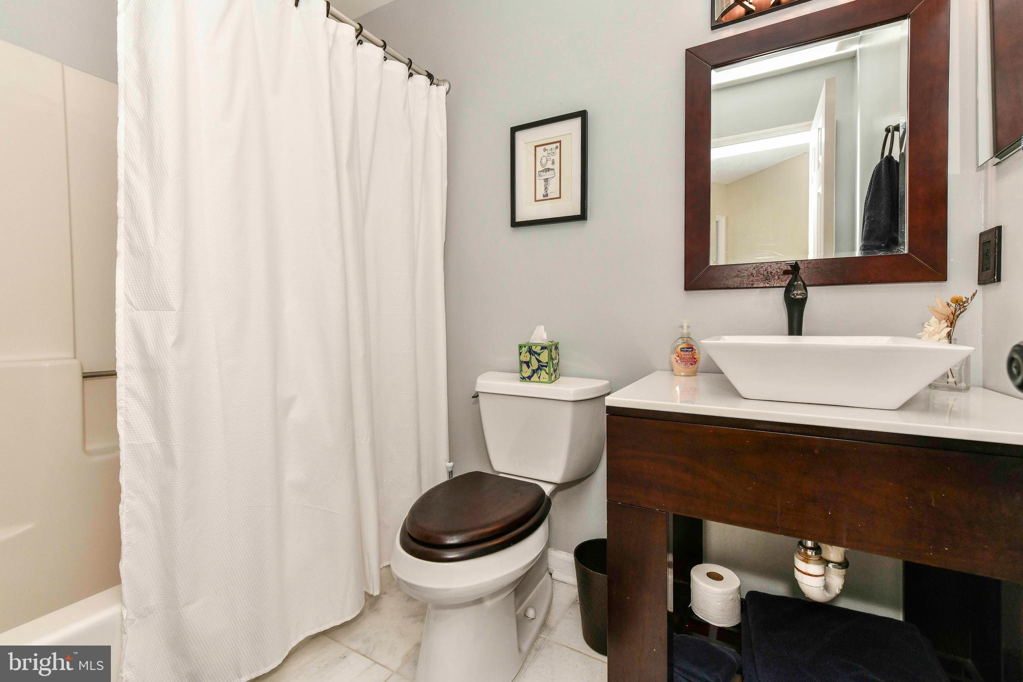 HILLWOOD - Residential Lease