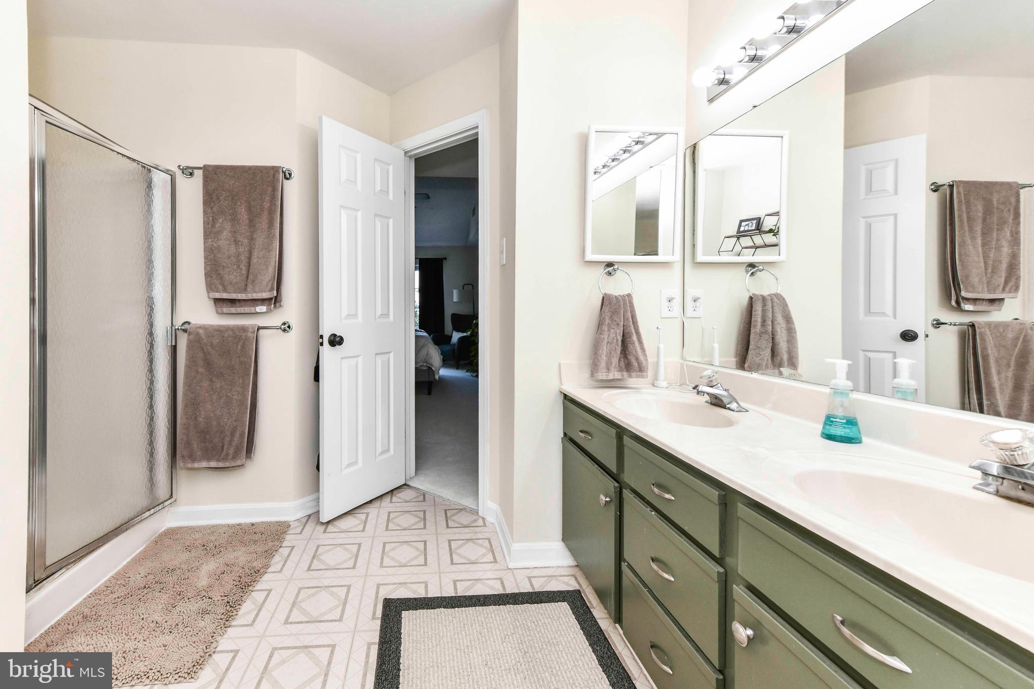 HILLWOOD - Residential Lease