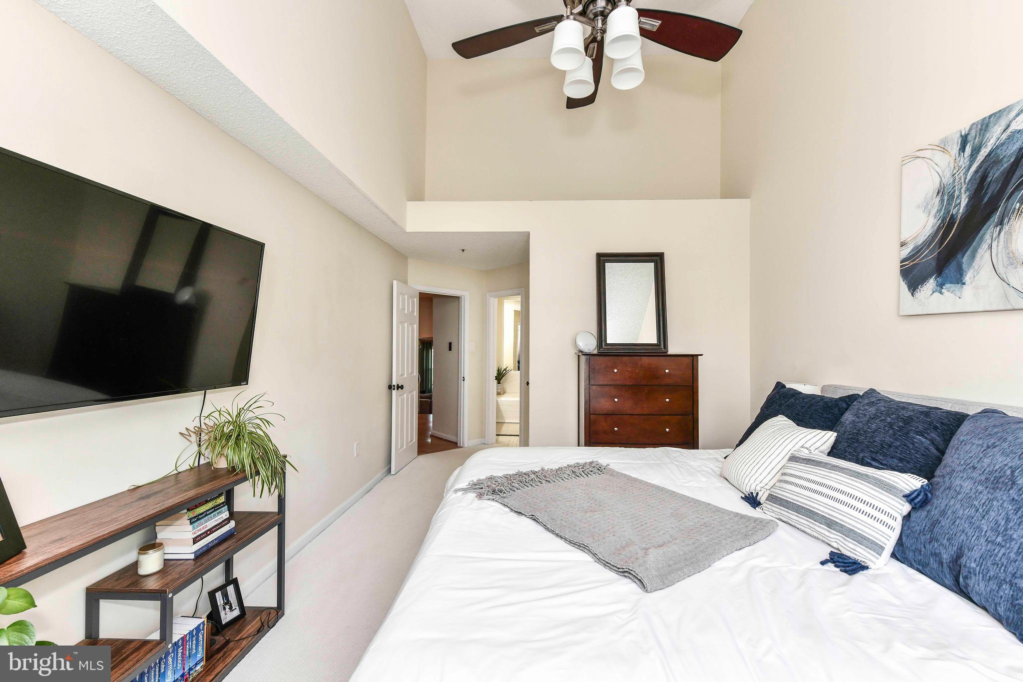 HILLWOOD - Residential Lease