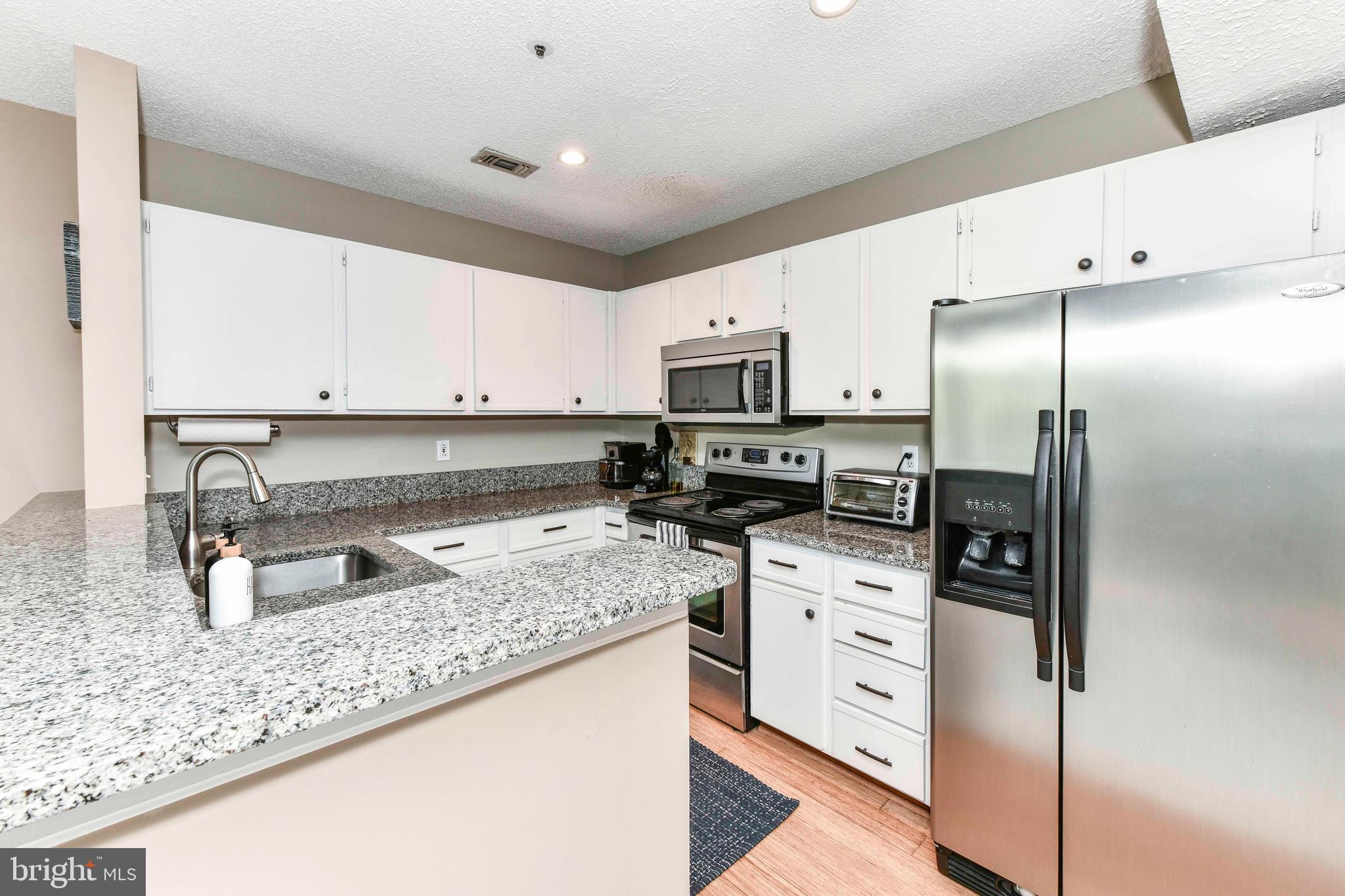 HILLWOOD - Residential Lease