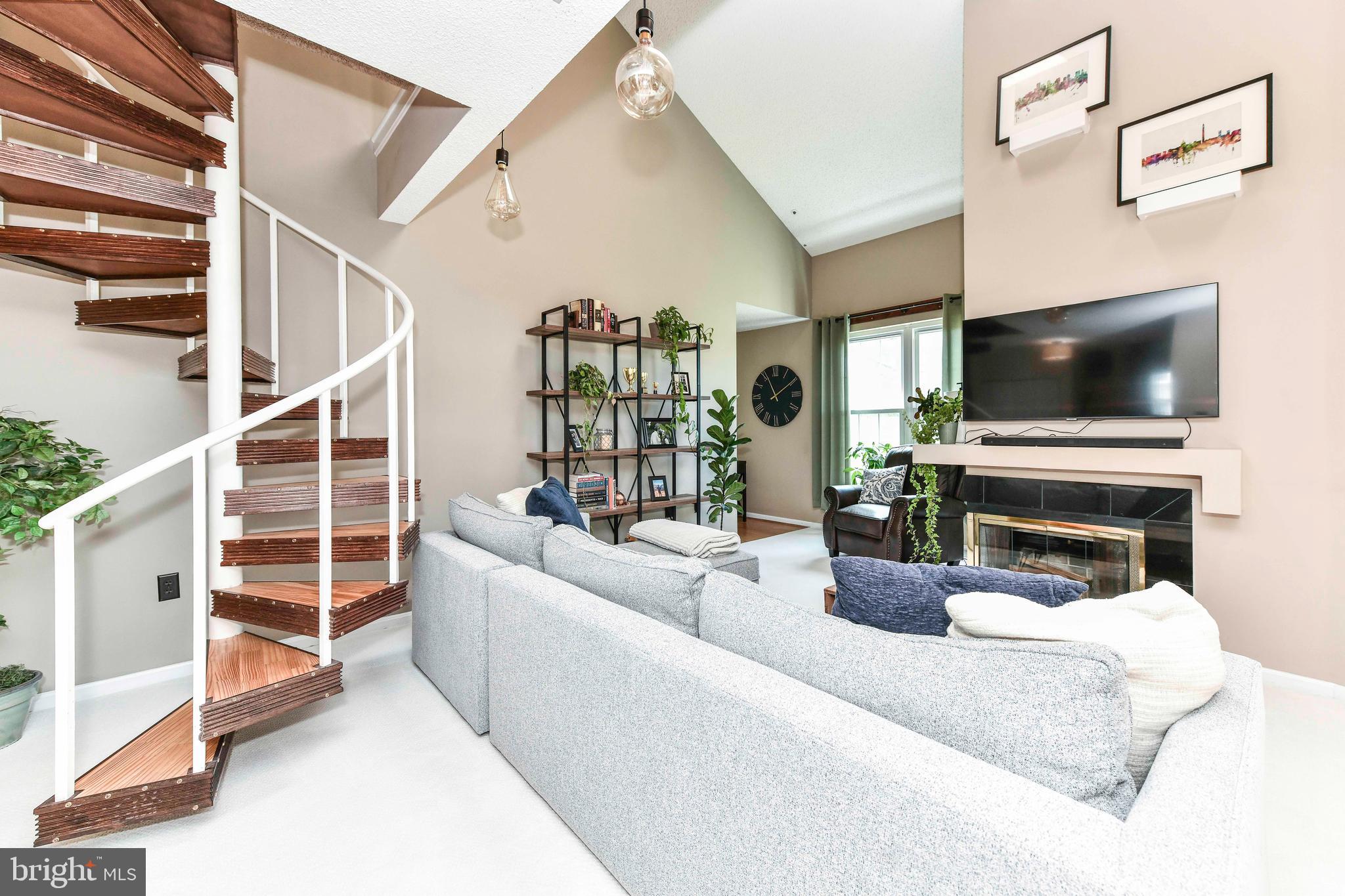 HILLWOOD - Residential Lease