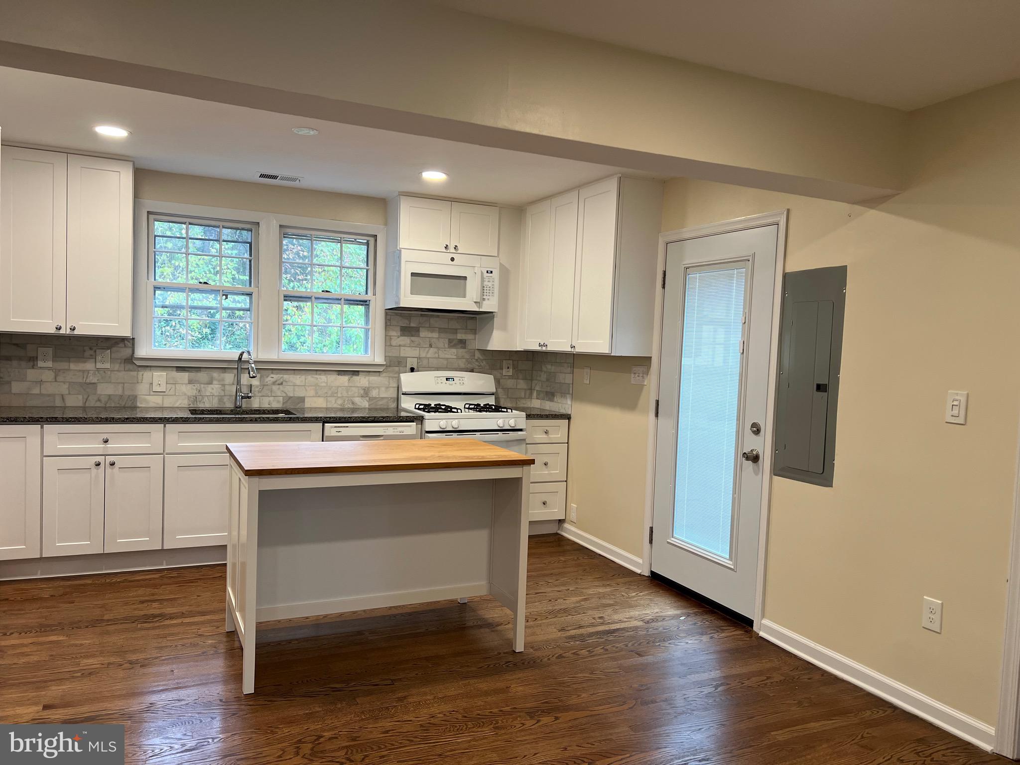 STEPHEN KNOLLS - Residential