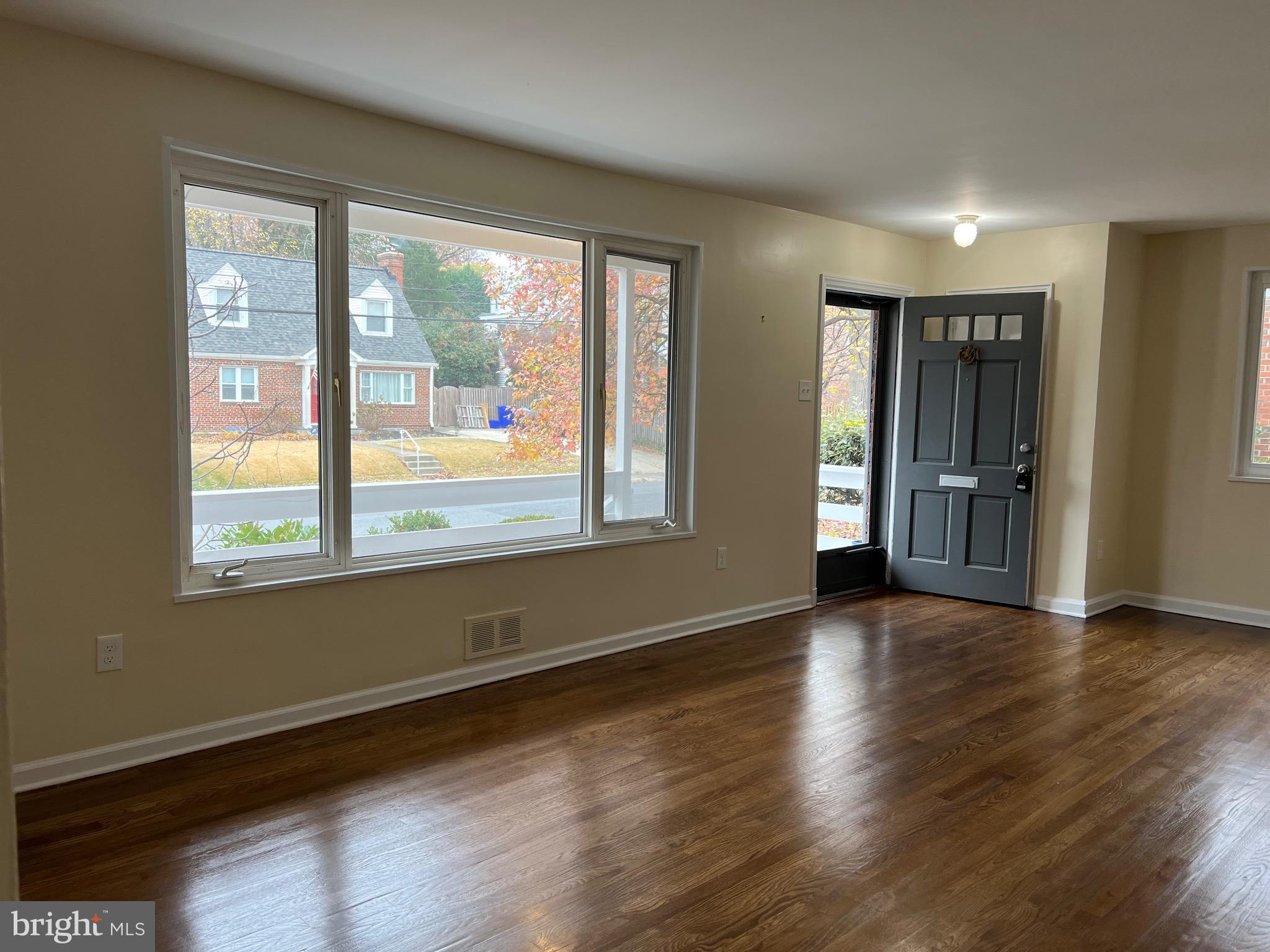 STEPHEN KNOLLS - Residential