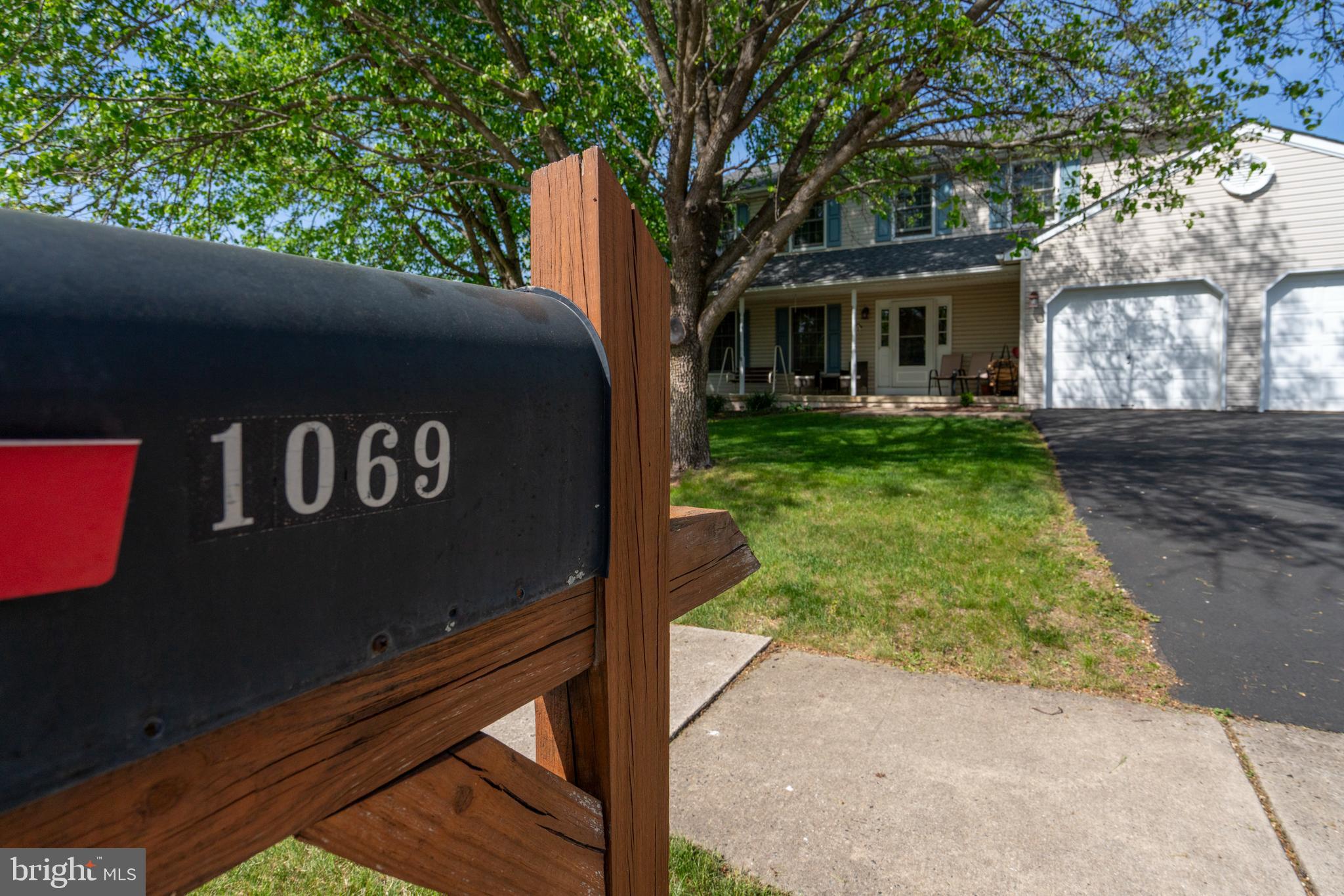 1069 E 2ND STREET