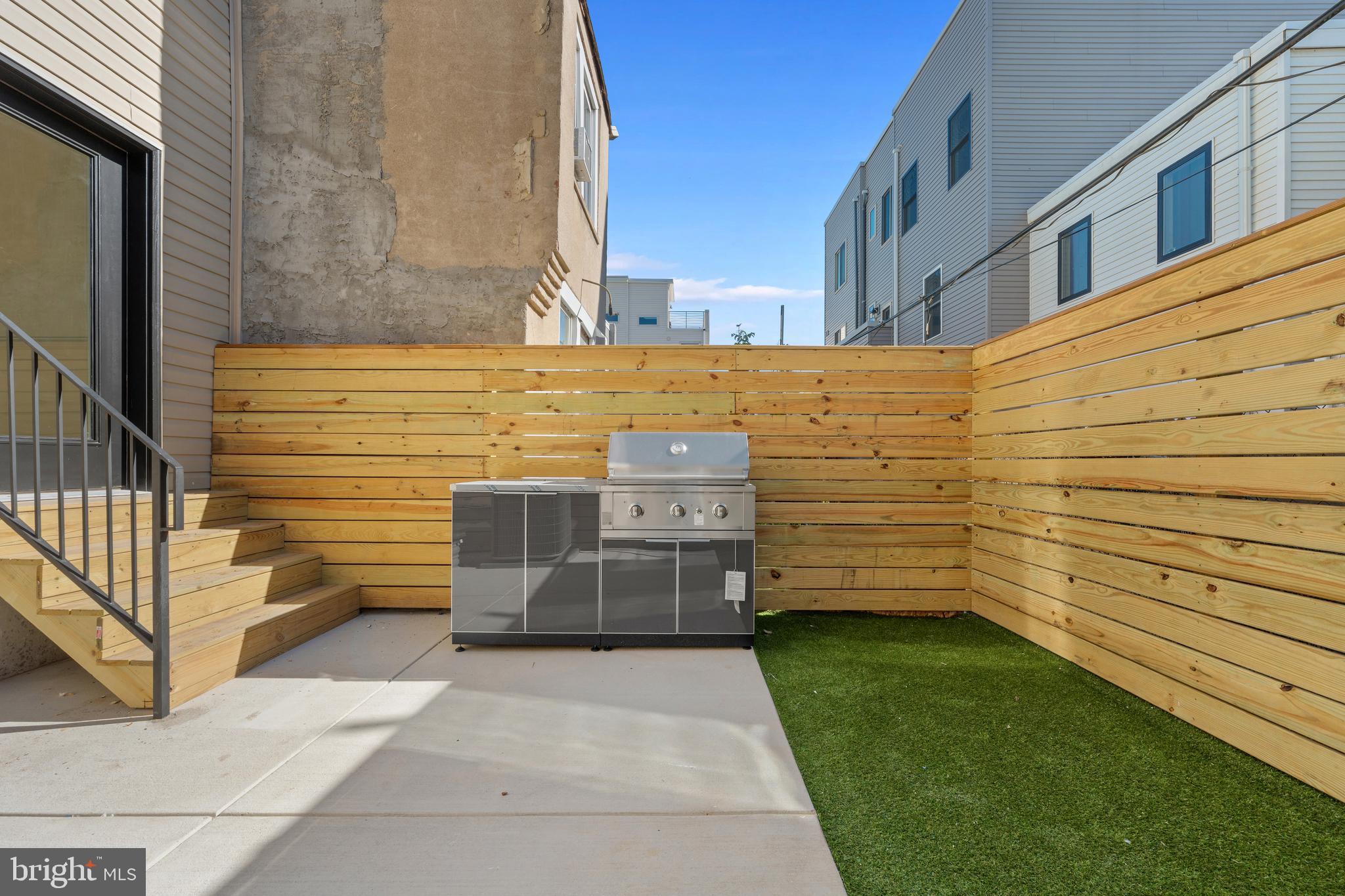 POINT BREEZE - Residential