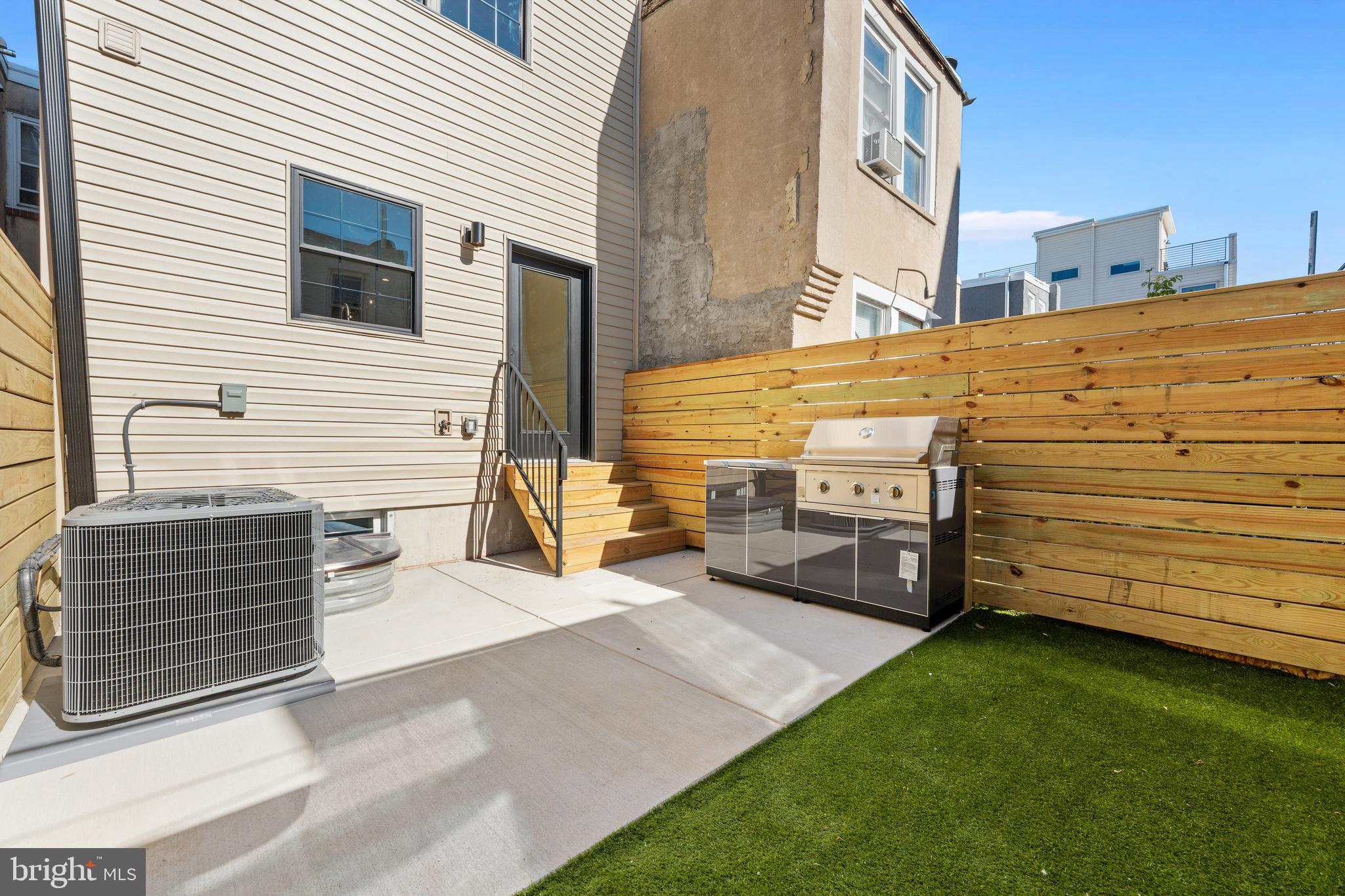 POINT BREEZE - Residential