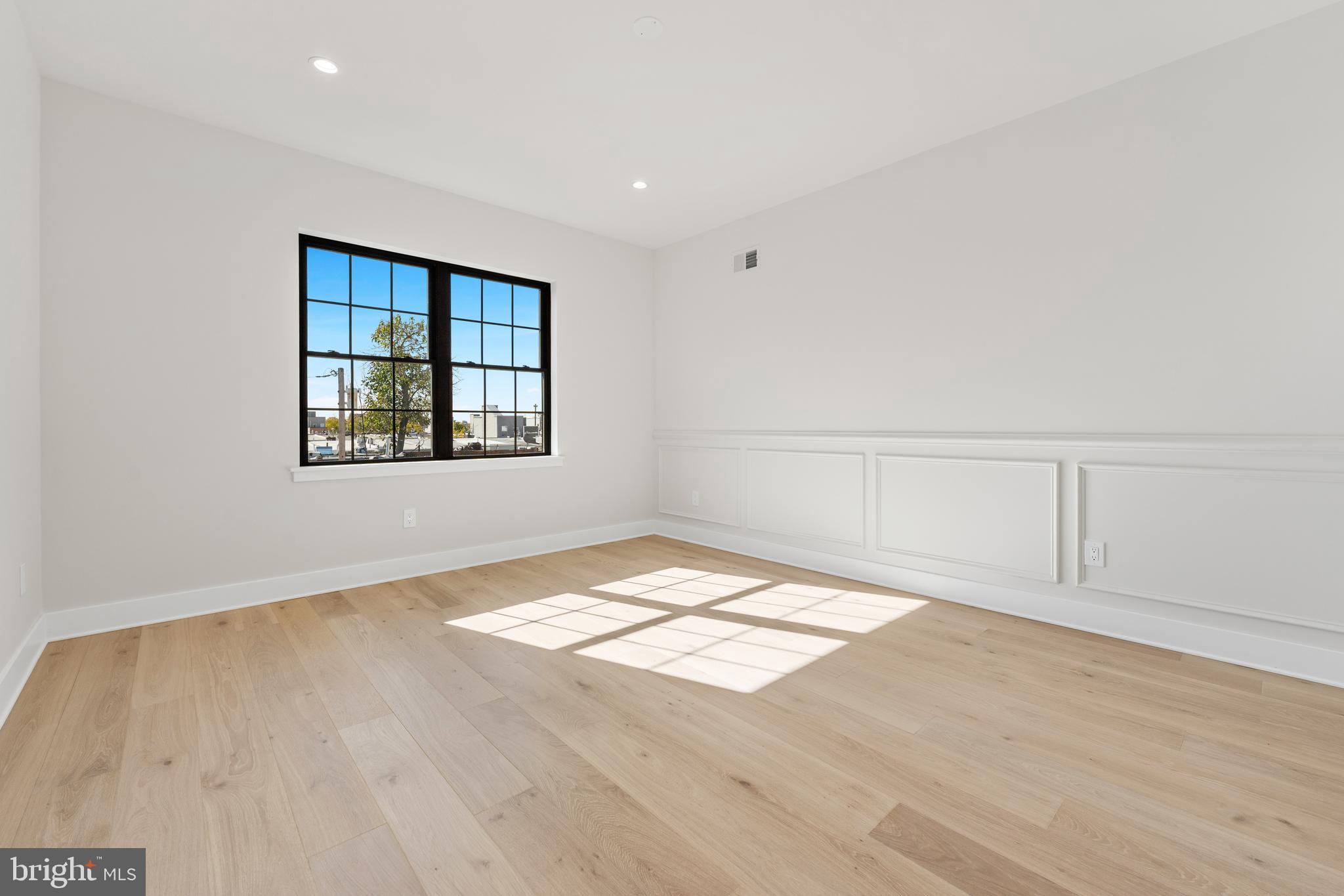 POINT BREEZE - Residential