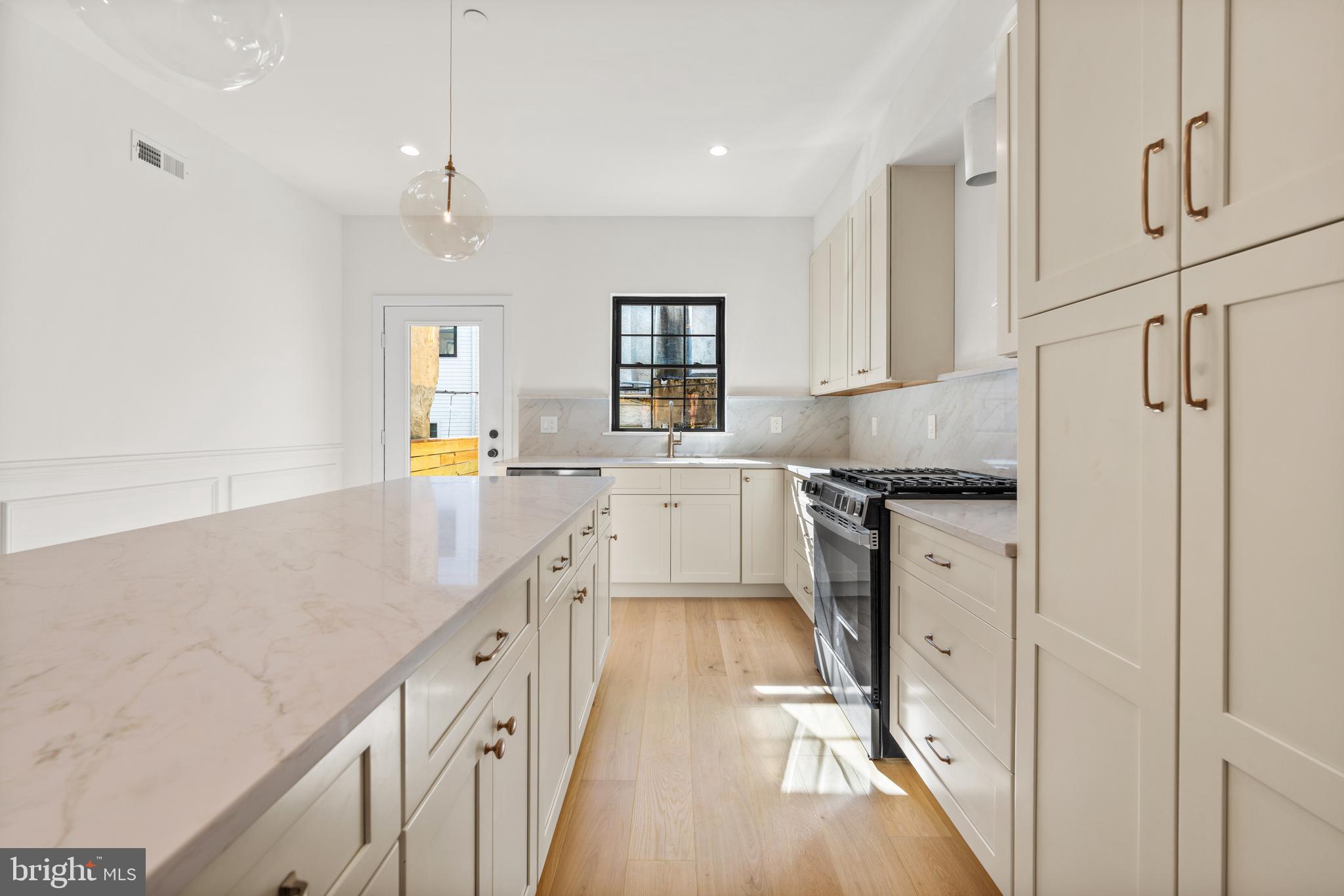 POINT BREEZE - Residential