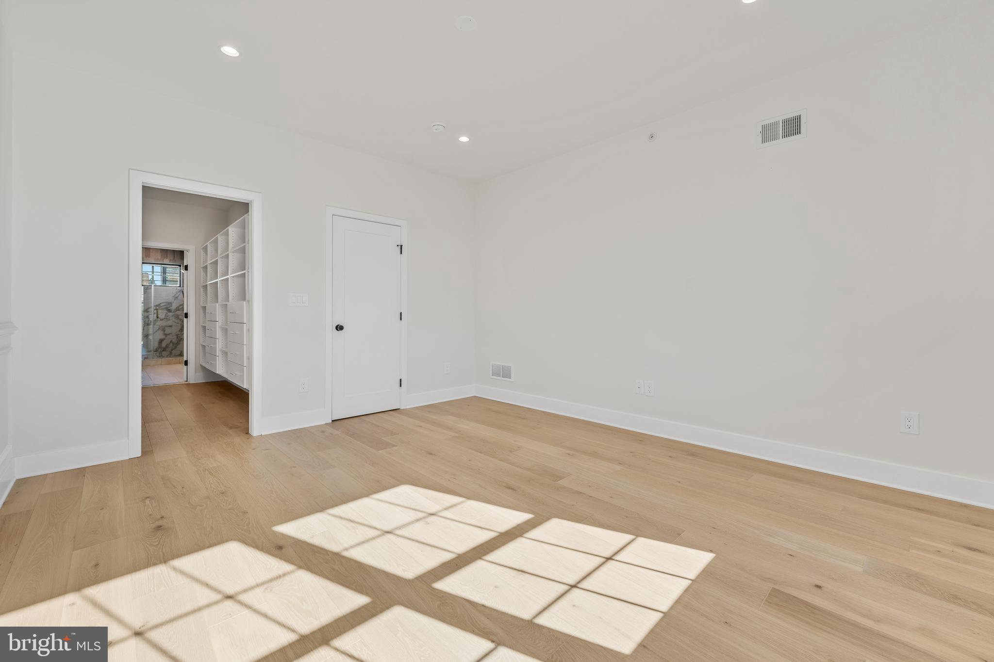 POINT BREEZE - Residential