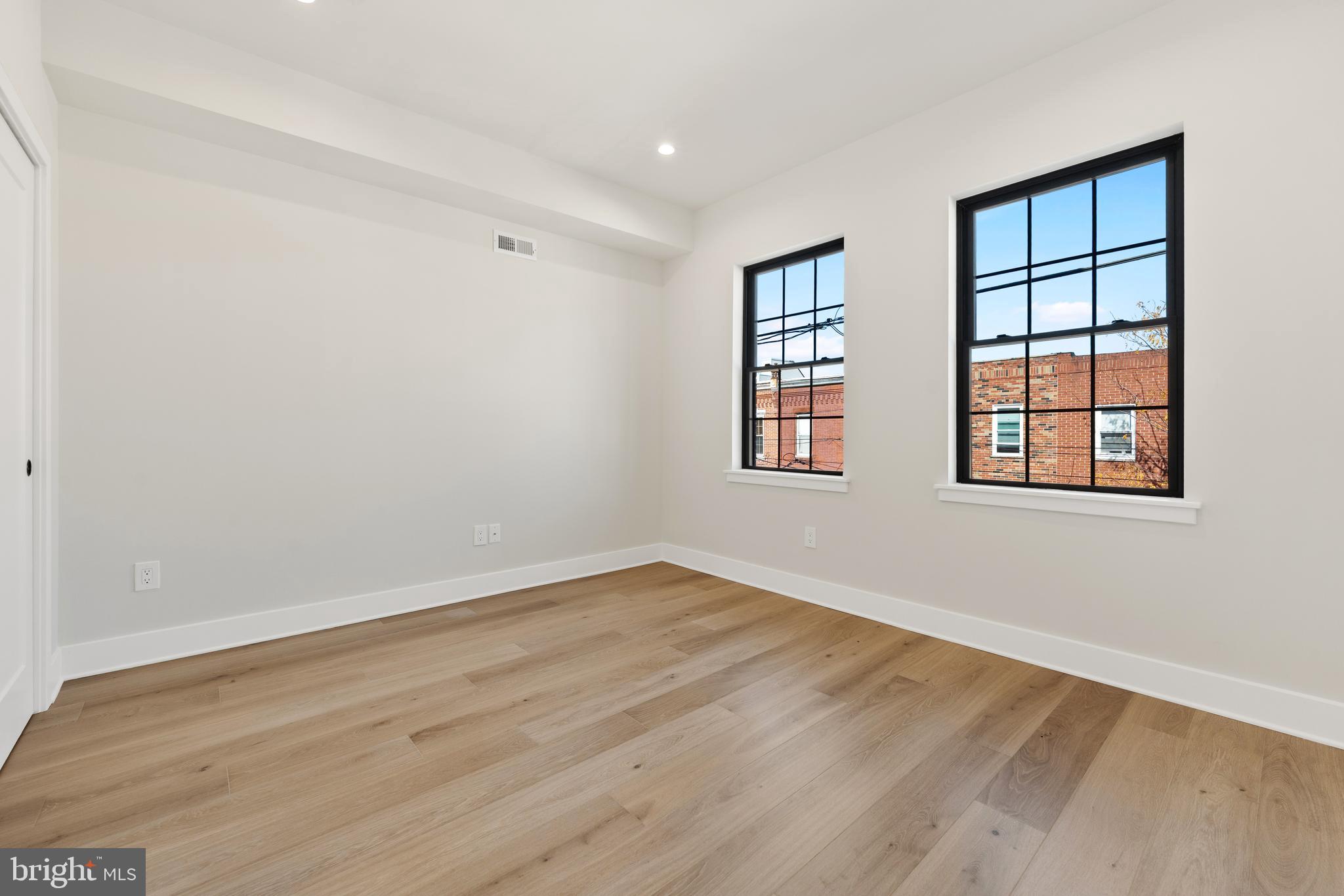 POINT BREEZE - Residential