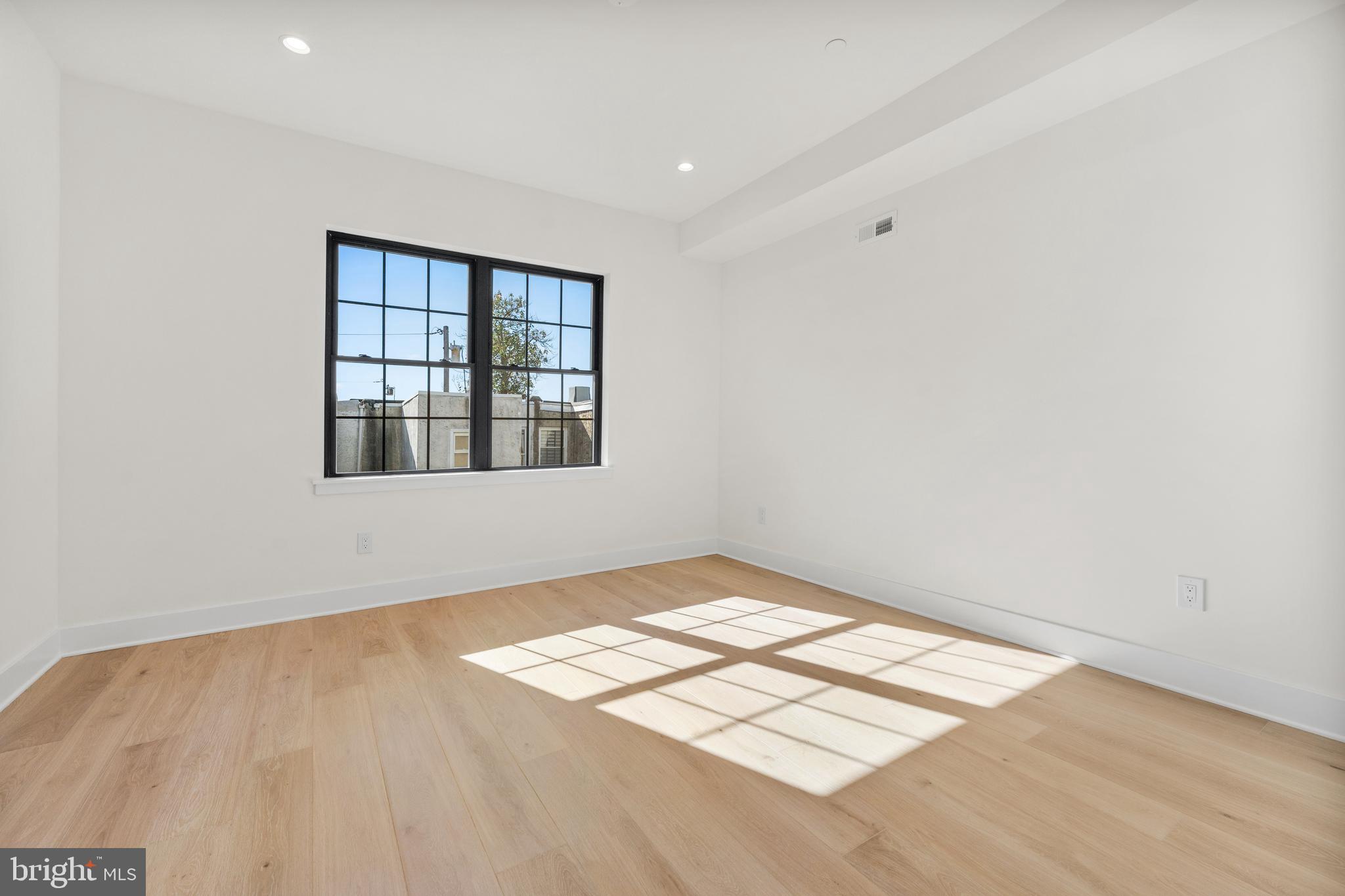 POINT BREEZE - Residential