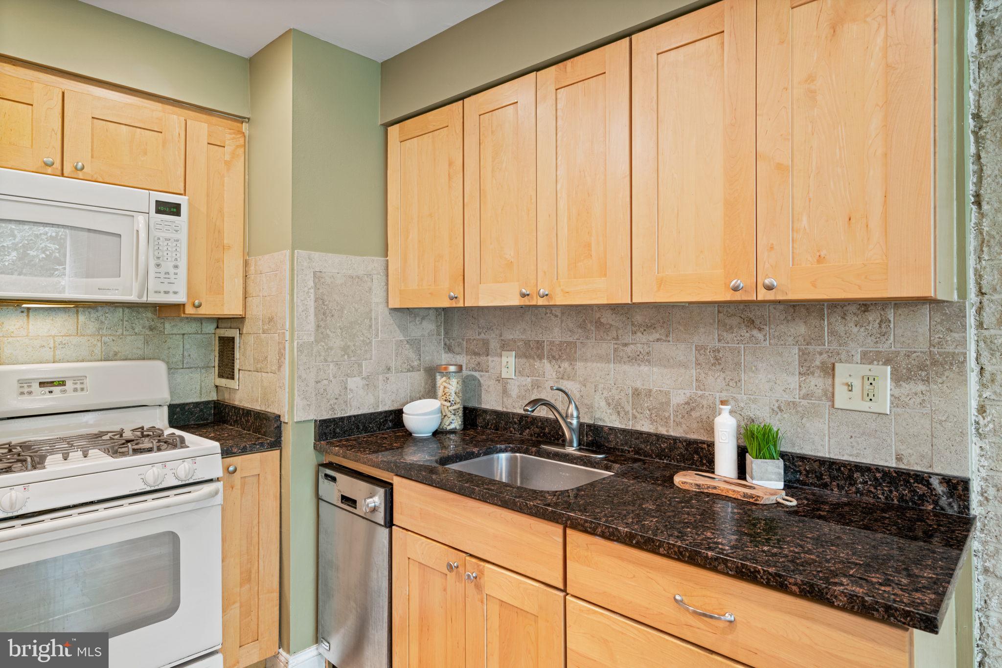 IVYMOUNT COURT - Residential