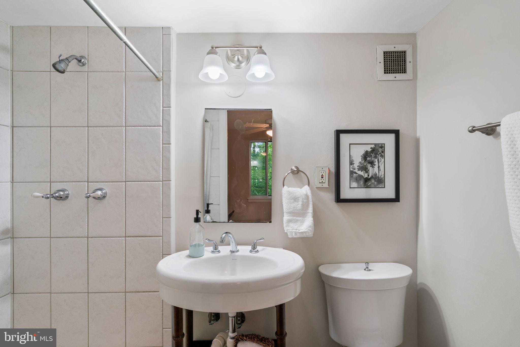 IVYMOUNT COURT - Residential