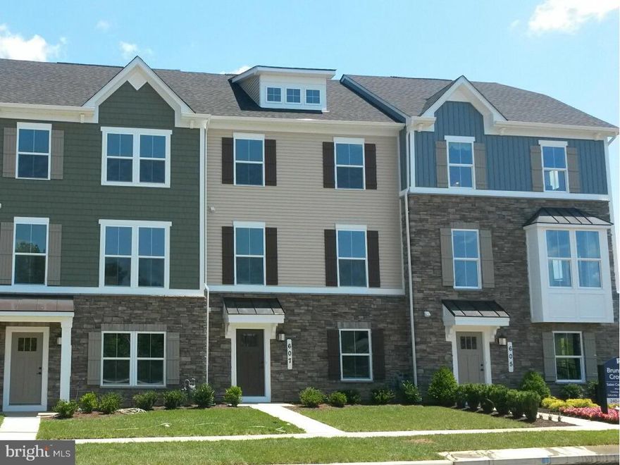 The MENDELSSOHN Townhome with Backyard and Detached 2 Car Garage built to your specifications.  Many luxury features included in the home, hard wood main level, Gourmet Kitchen, Luxury Owner s Suite, and much .  Visit the New Clubhouse, Planned Pools, Tennis Courts, 26 mile of trails, MARC Train w/in 5 minutes; 15 minutes from Downtown Frederick. Images shown are representative only.