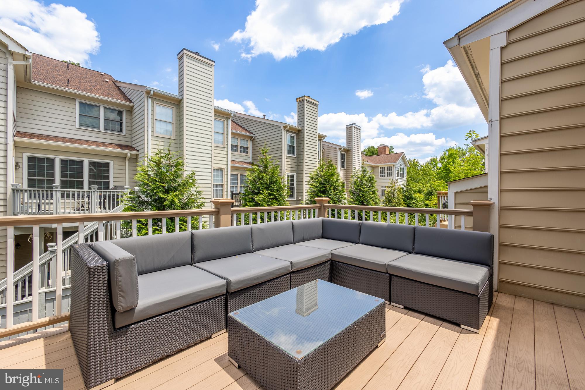 DEMOCRACY COMMONS - Residential