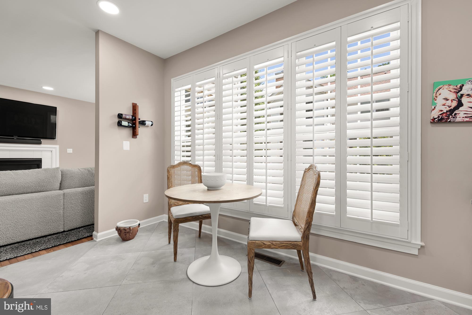 DEMOCRACY COMMONS - Residential