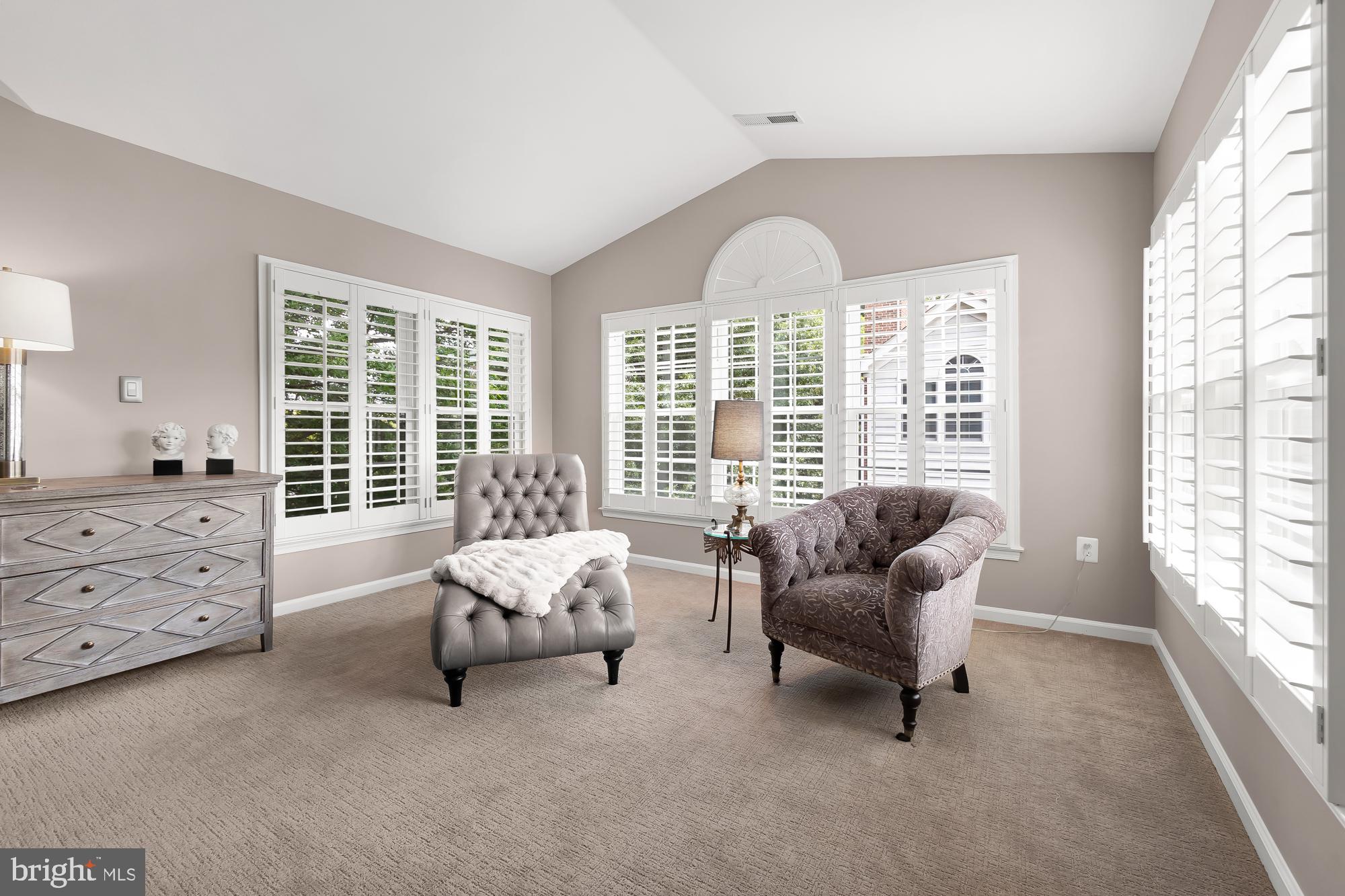 DEMOCRACY COMMONS - Residential