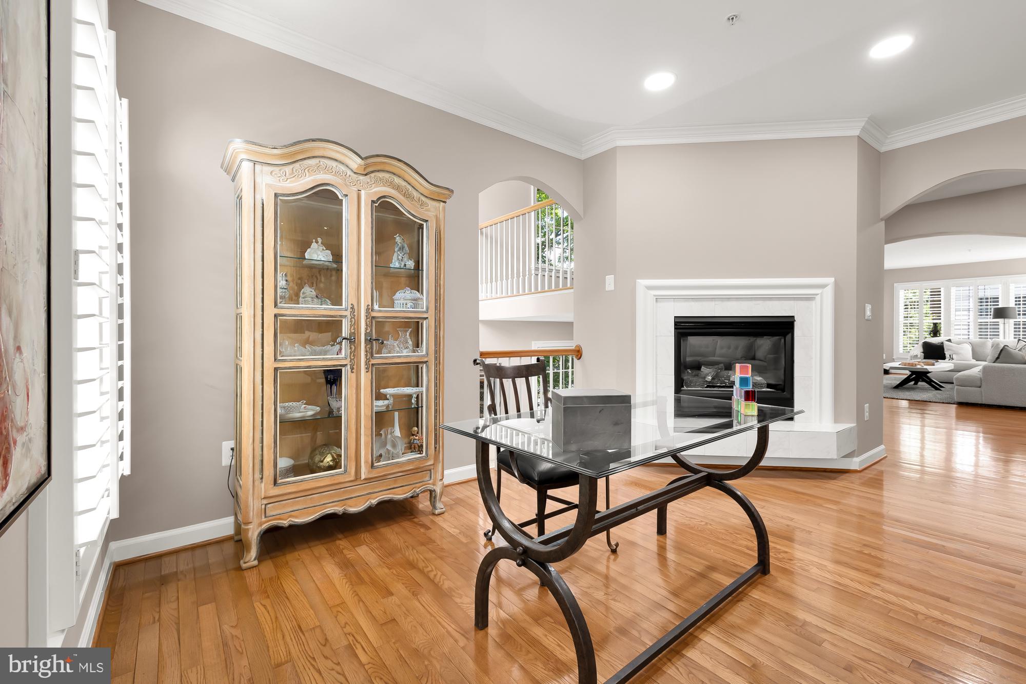 DEMOCRACY COMMONS - Residential