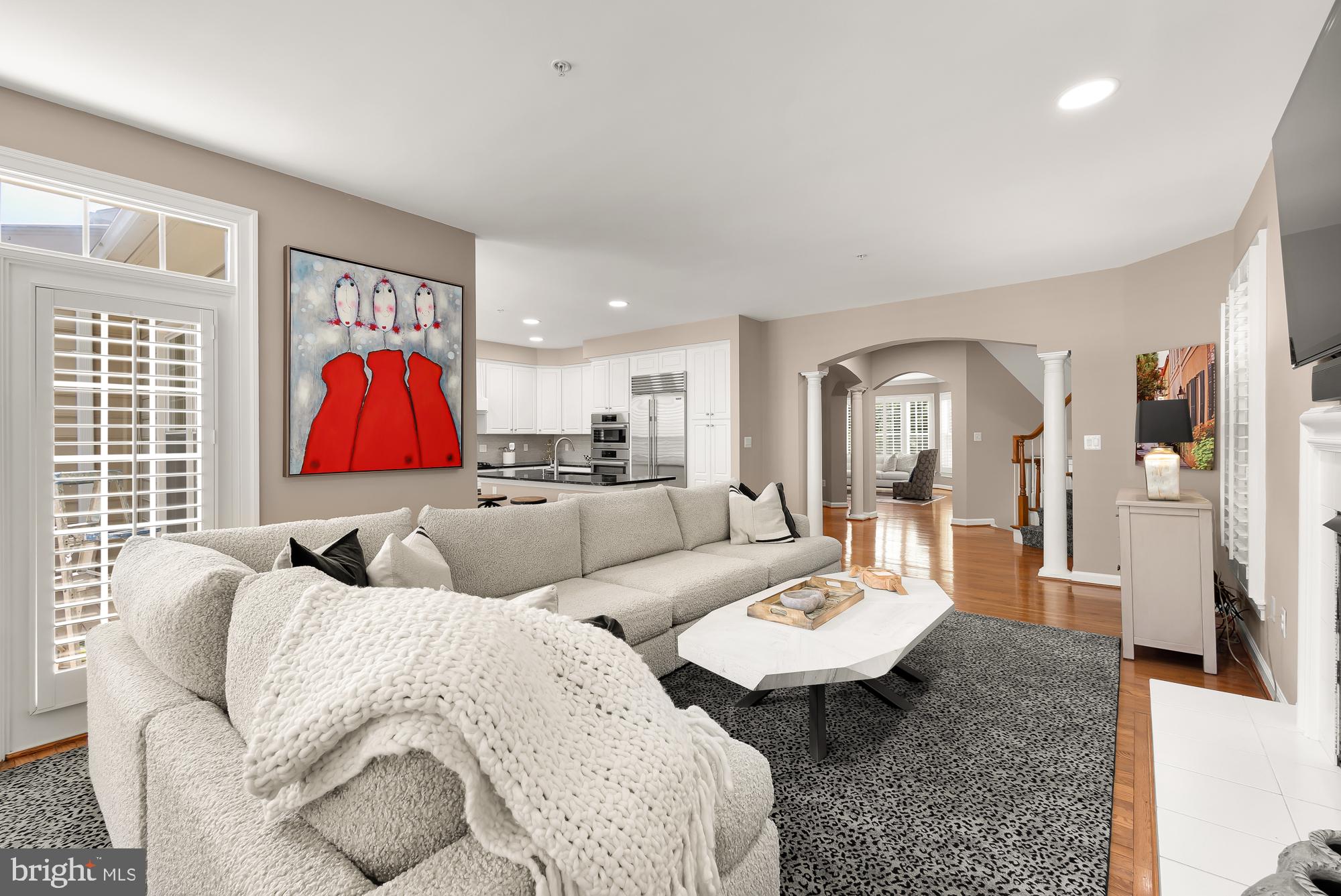 DEMOCRACY COMMONS - Residential