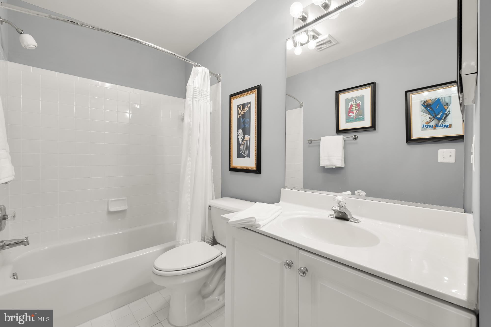 DEMOCRACY COMMONS - Residential