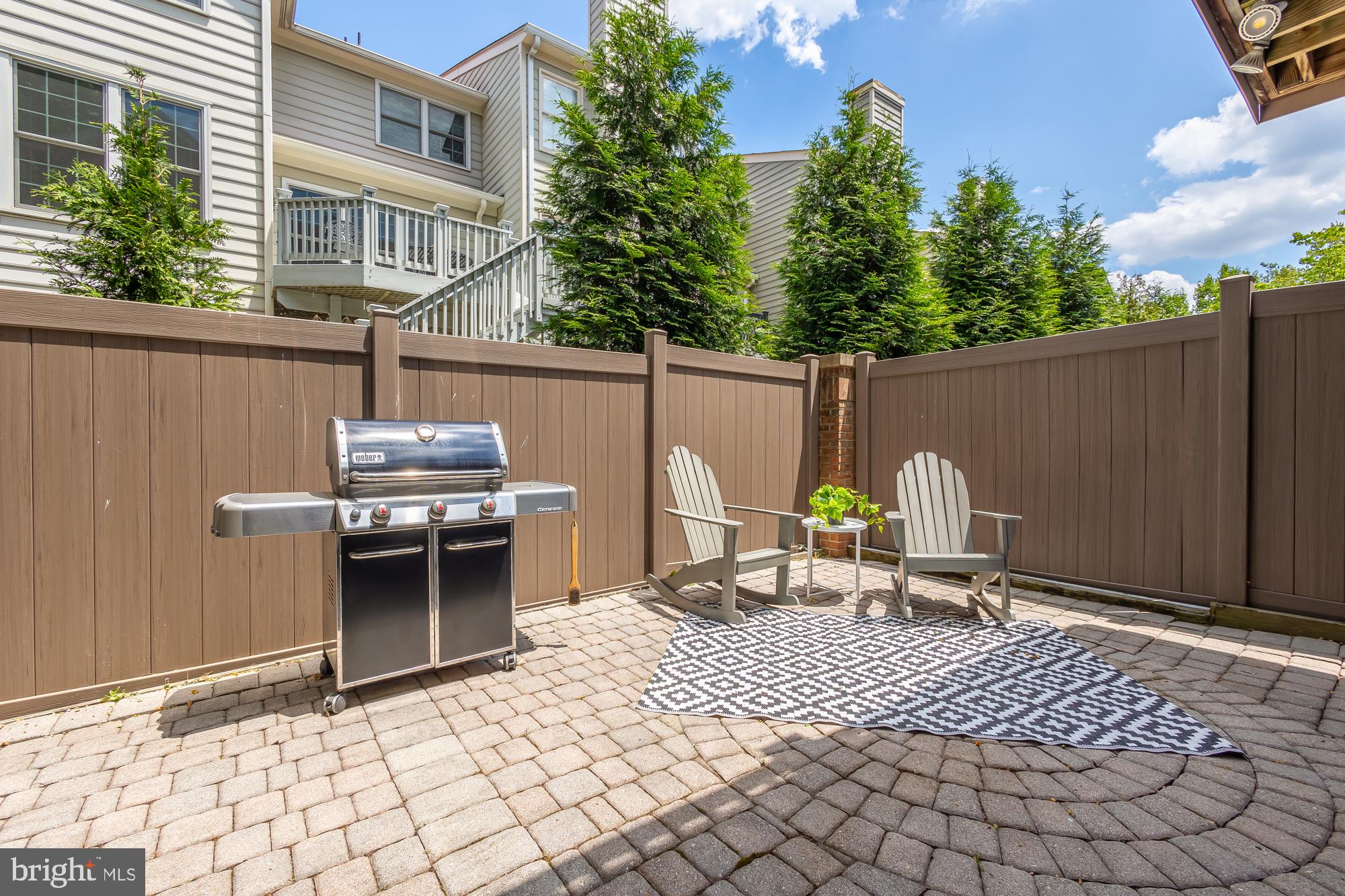 DEMOCRACY COMMONS - Residential