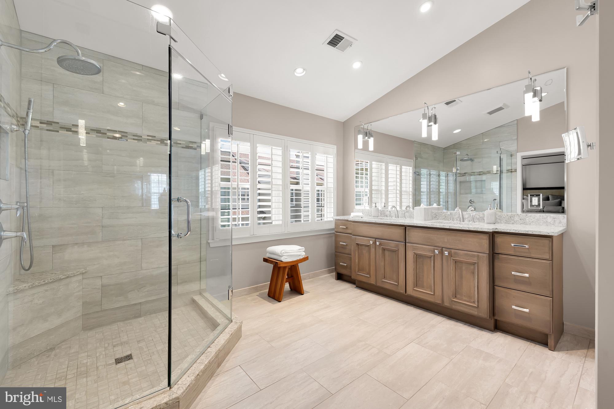 DEMOCRACY COMMONS - Residential