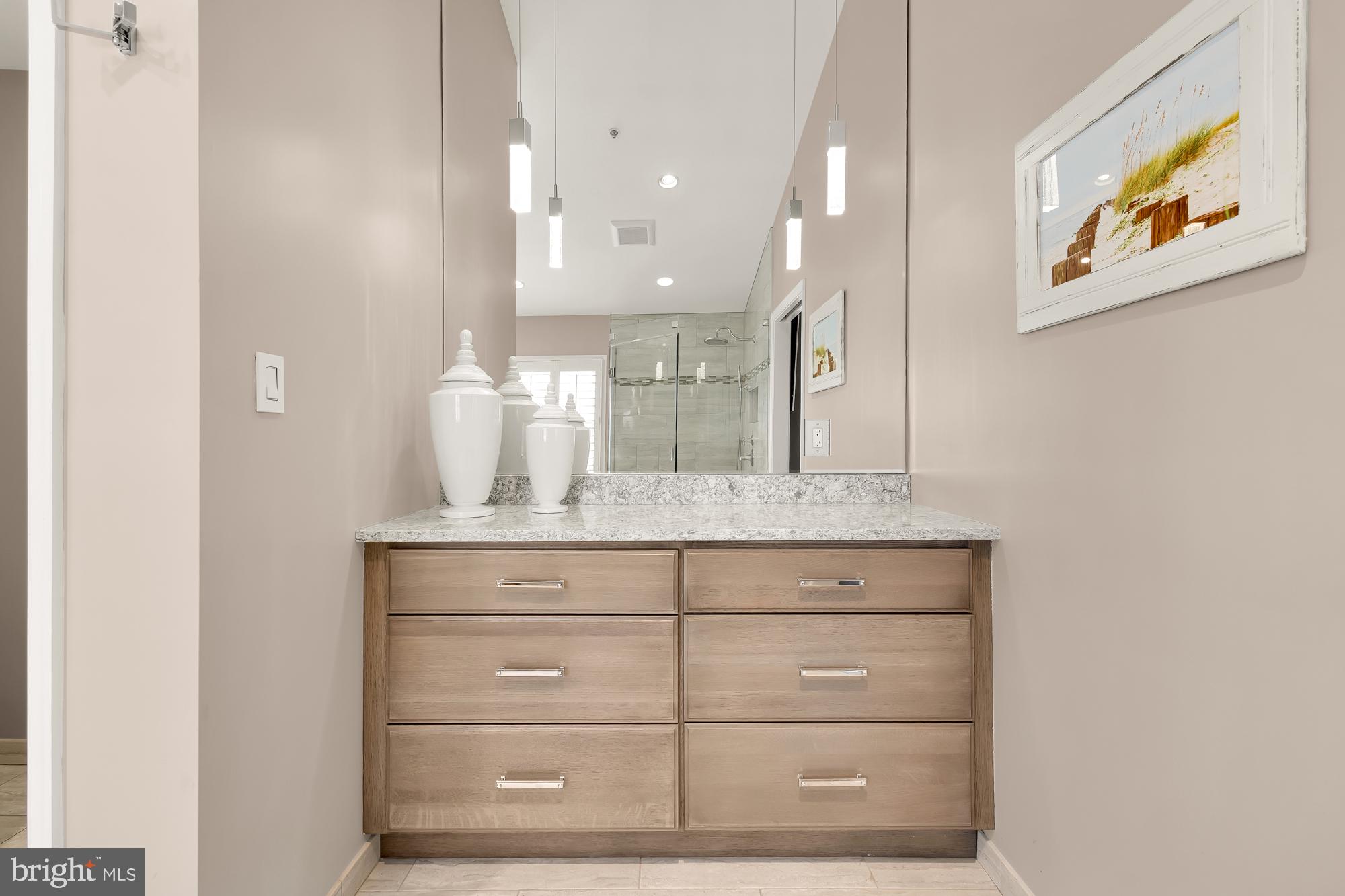 DEMOCRACY COMMONS - Residential