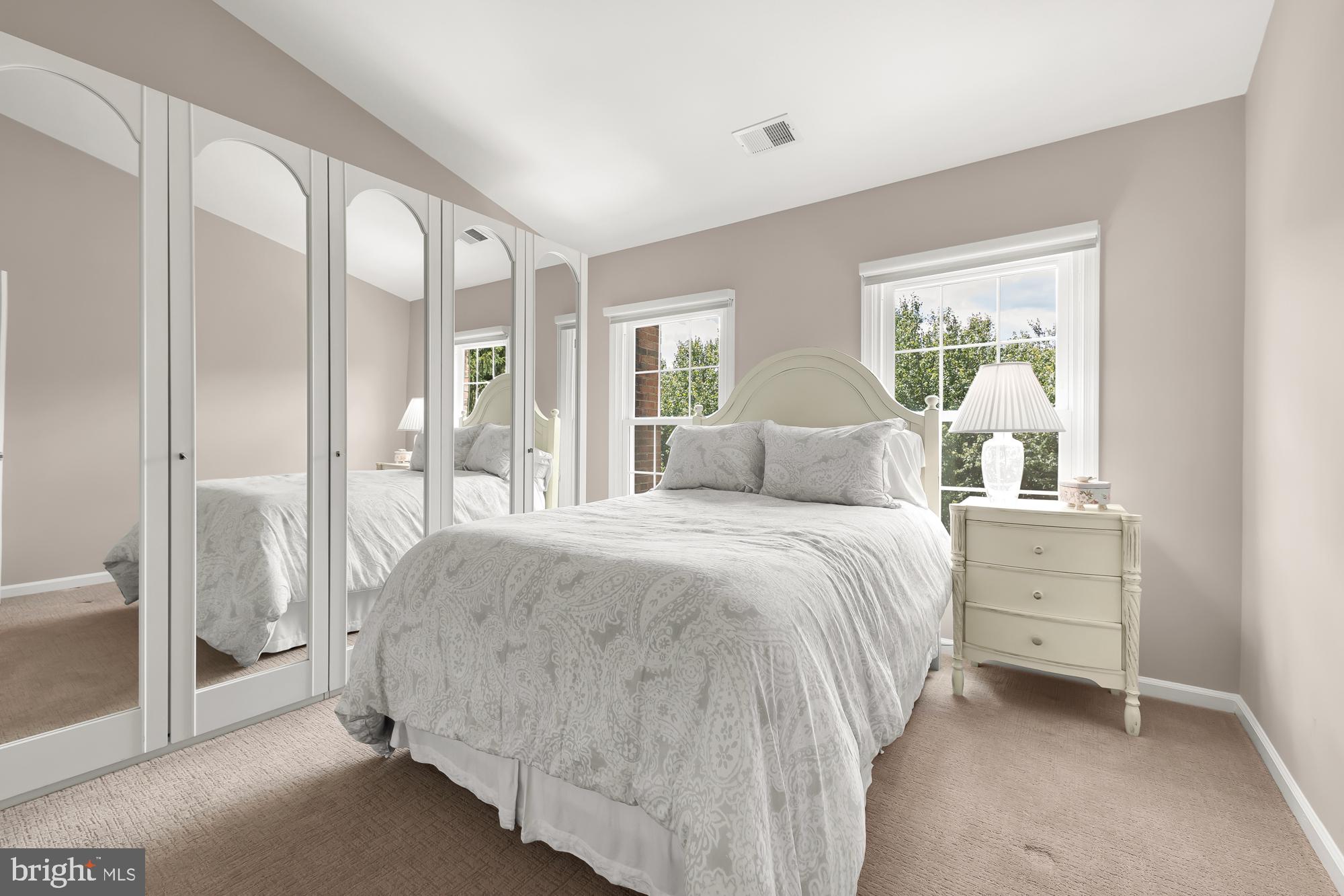 DEMOCRACY COMMONS - Residential