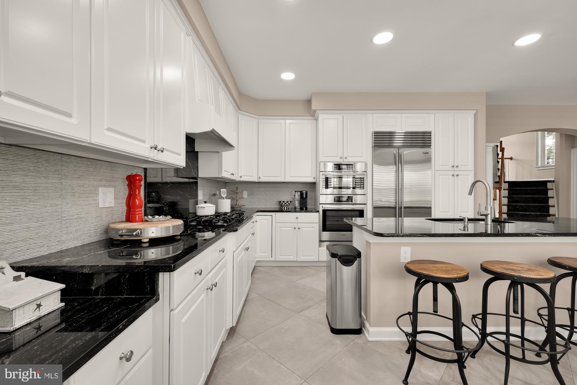 DEMOCRACY COMMONS - Residential