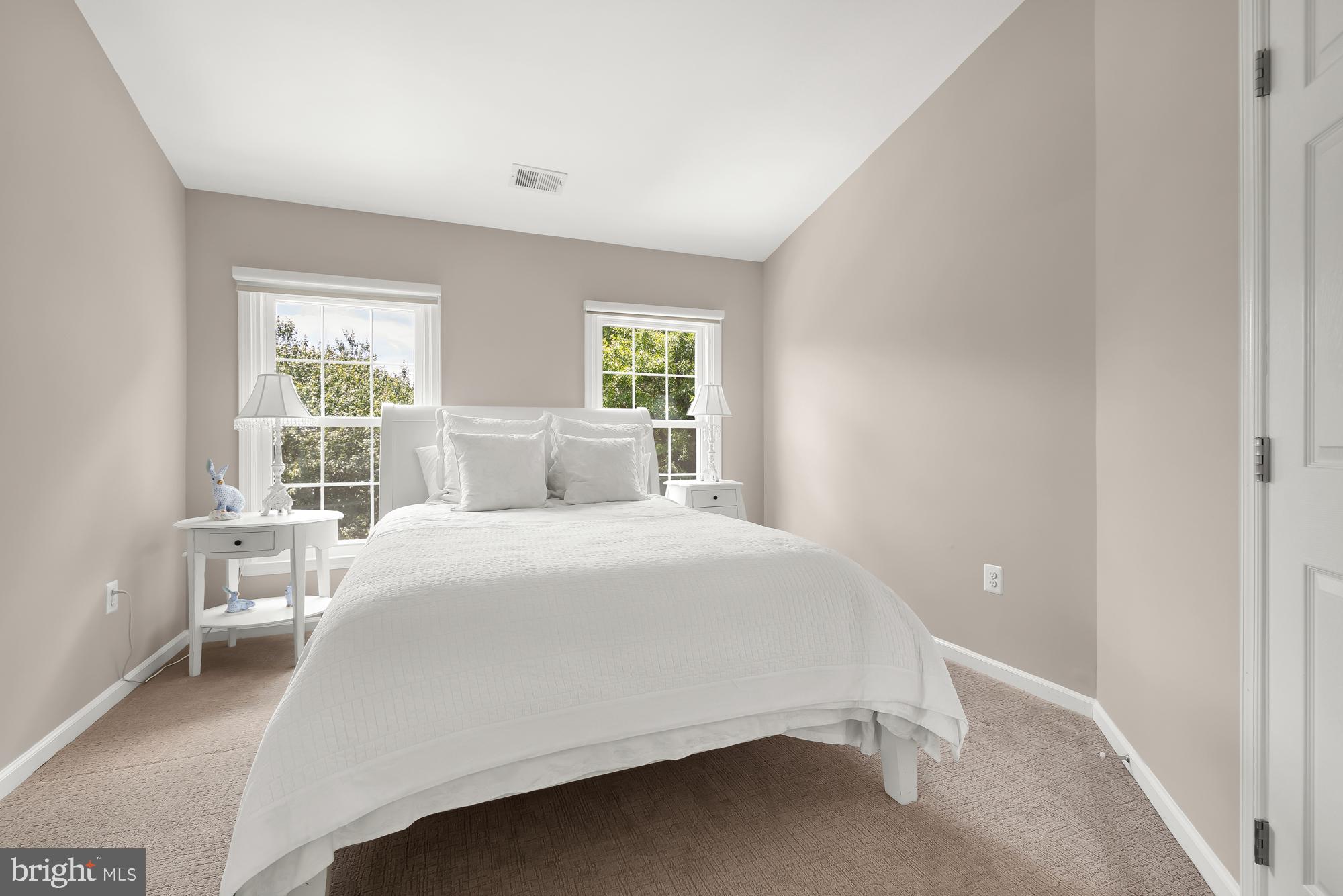 DEMOCRACY COMMONS - Residential