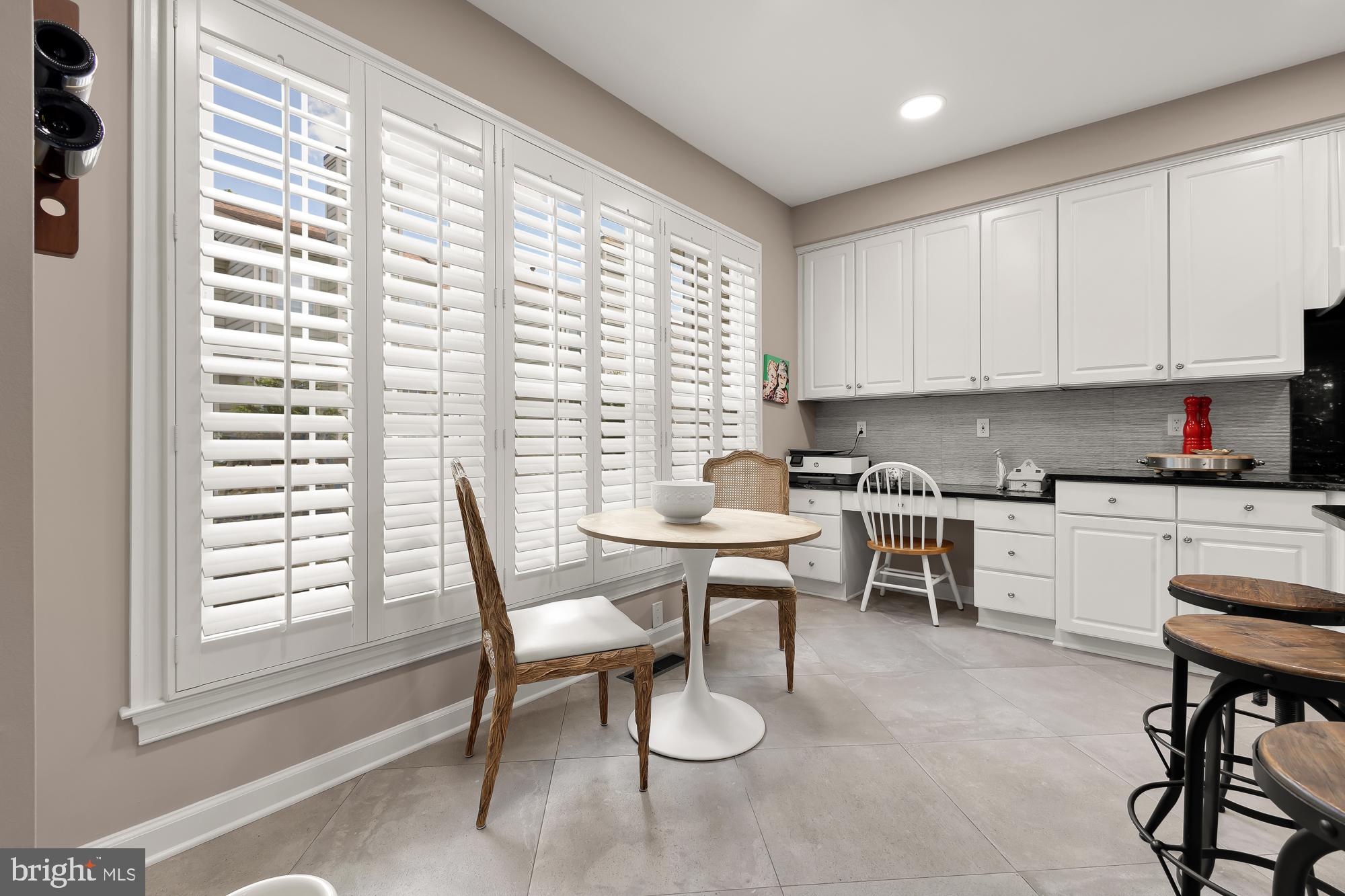 DEMOCRACY COMMONS - Residential