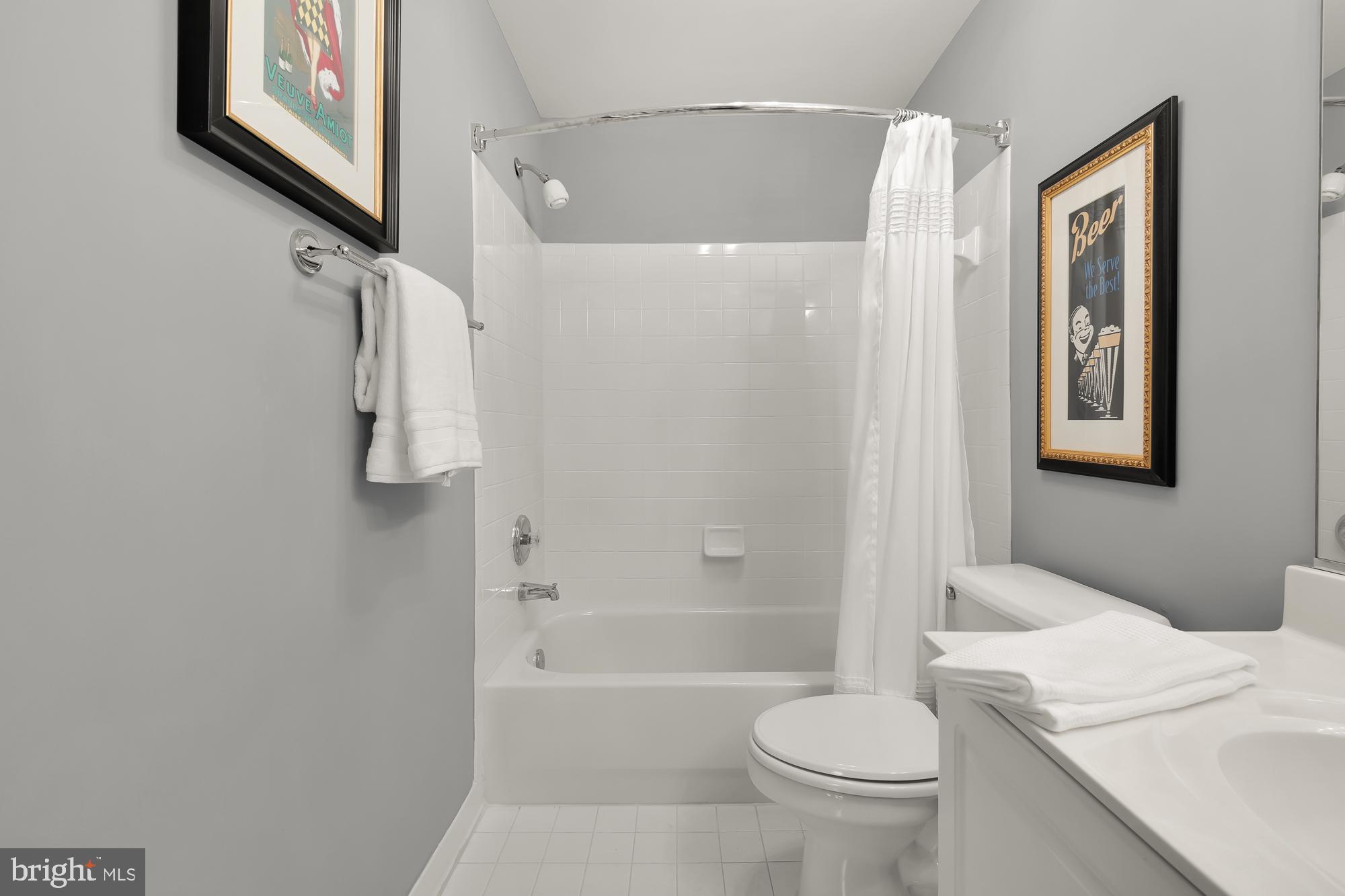 DEMOCRACY COMMONS - Residential