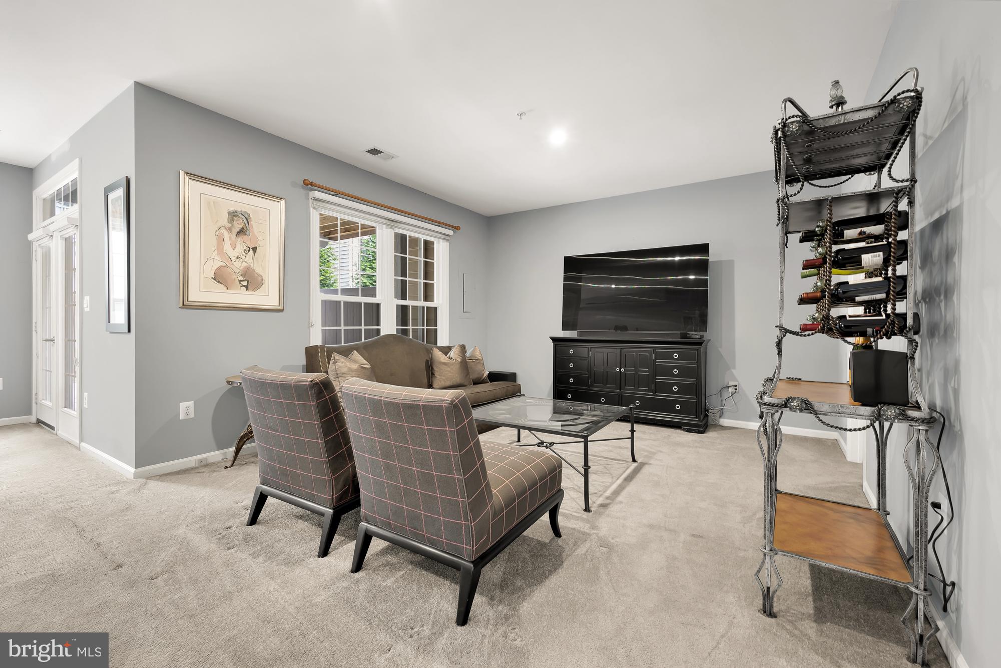 DEMOCRACY COMMONS - Residential