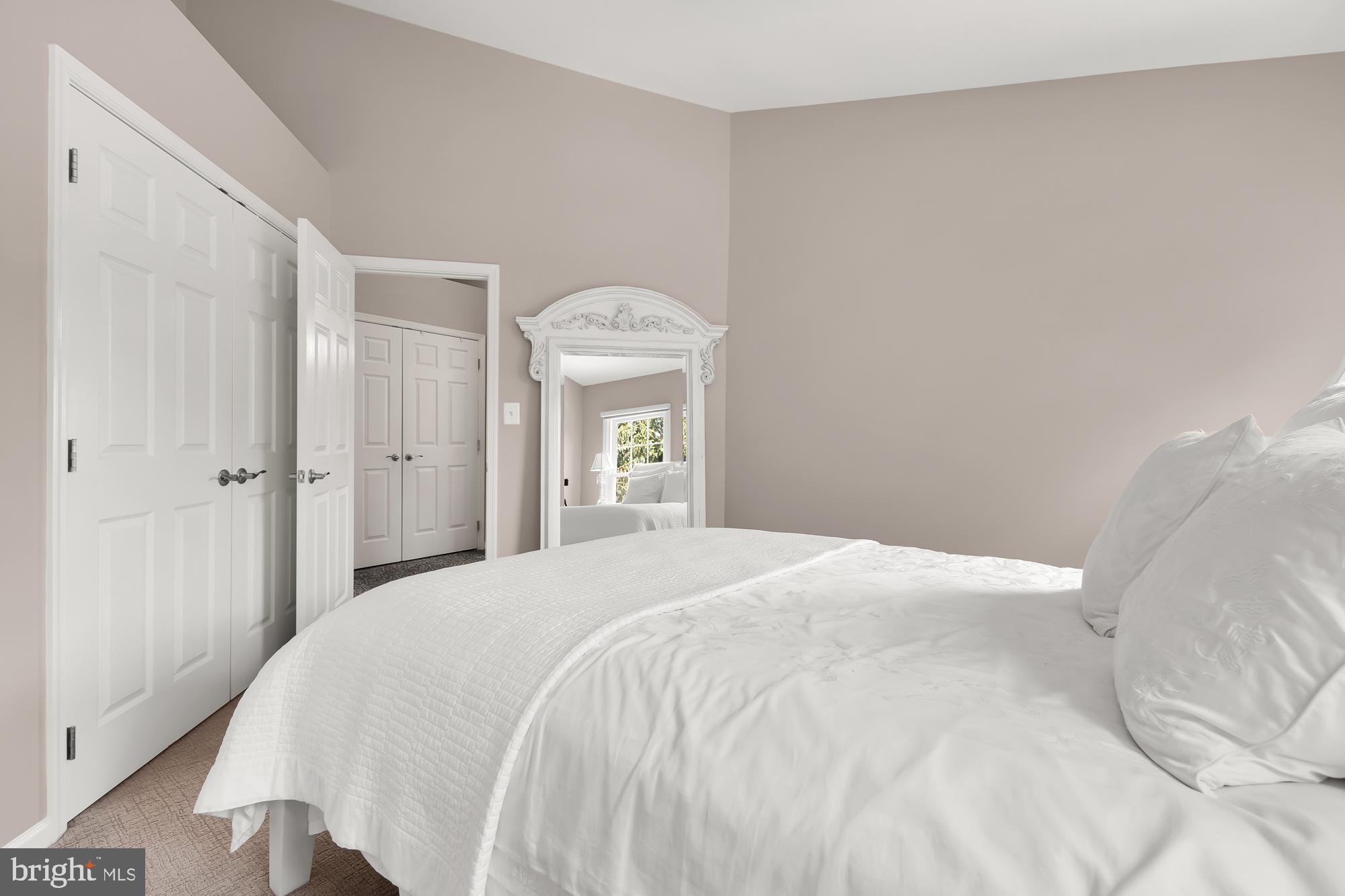 DEMOCRACY COMMONS - Residential