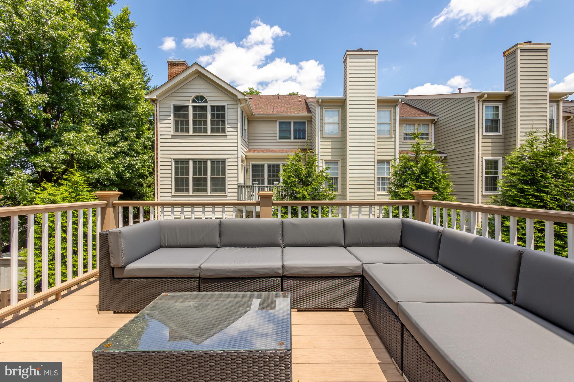 DEMOCRACY COMMONS - Residential