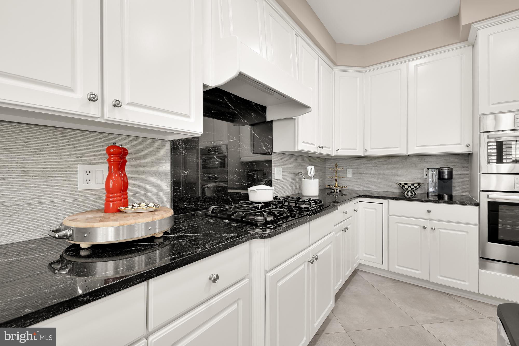 DEMOCRACY COMMONS - Residential