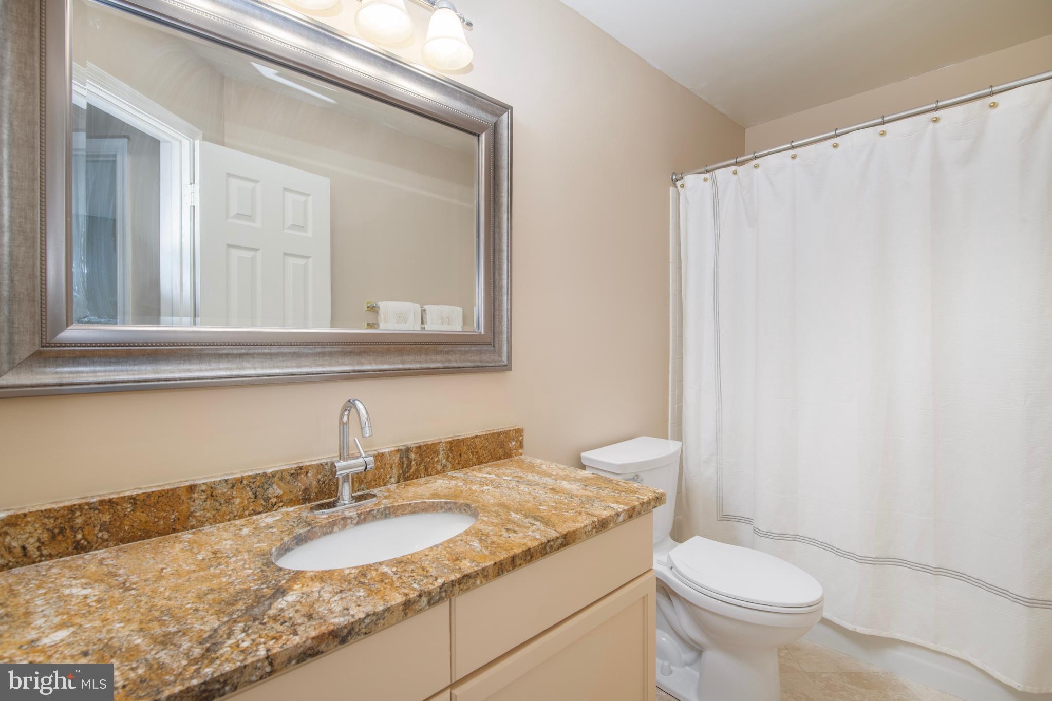 ANNAPOLIS COVE - Residential