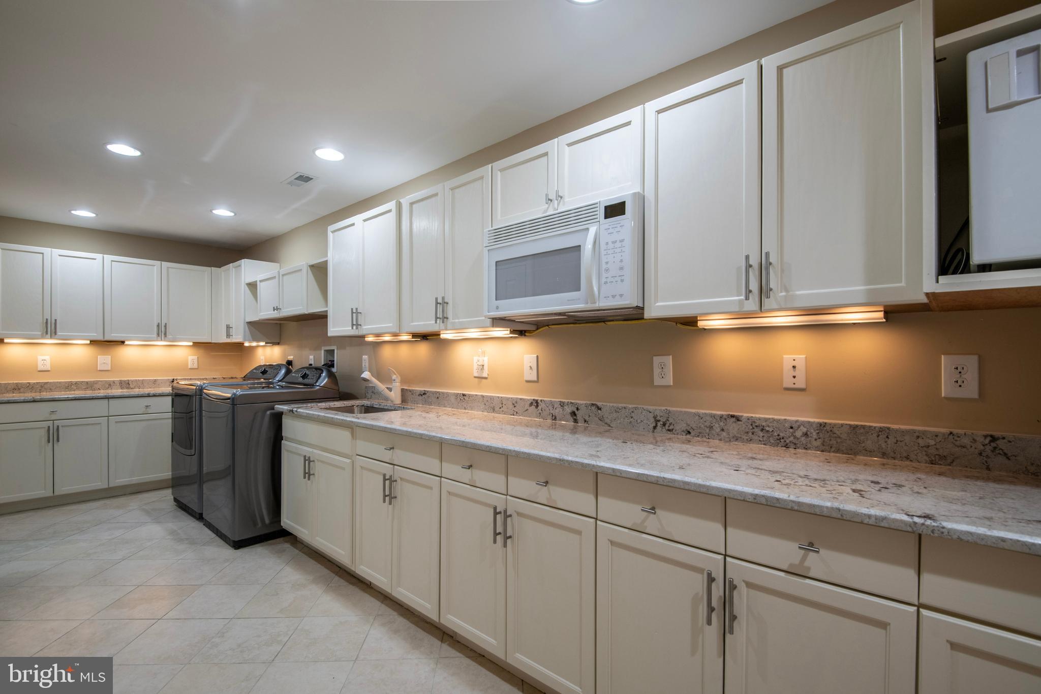 ANNAPOLIS COVE - Residential