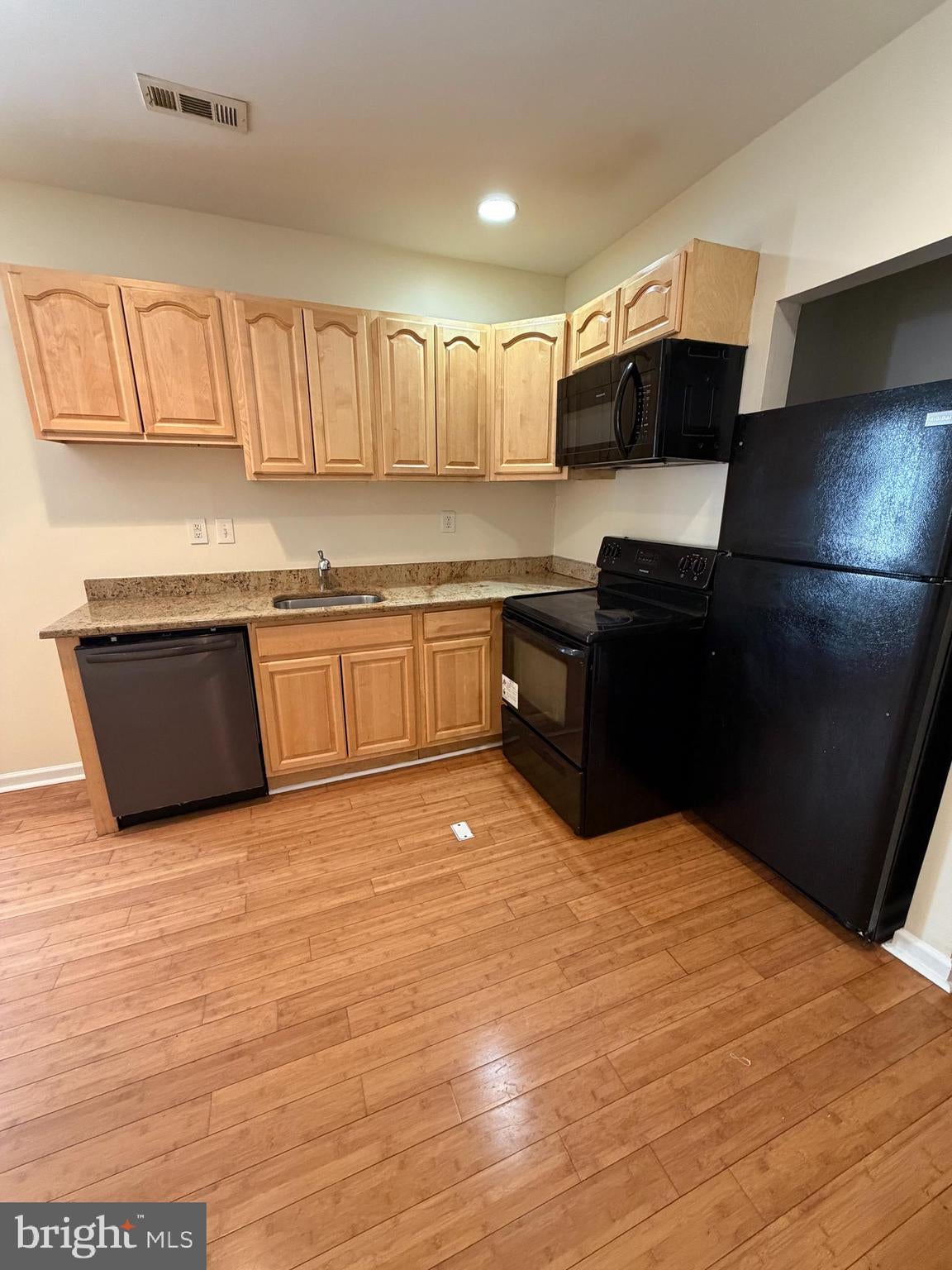 1928 W DIAMOND STREET 2