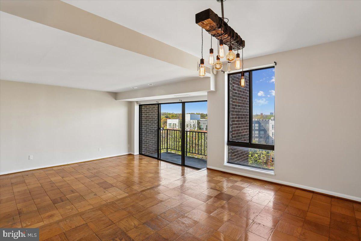 AMERICANA FINMARK - Residential